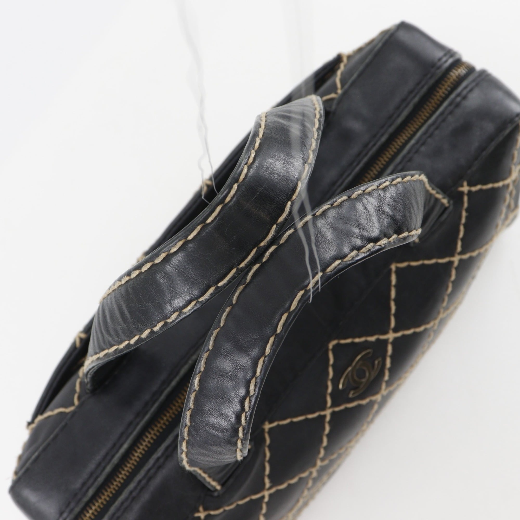 Chanel Wild Stitch Black Leather Handbag (Pre-Owned)
