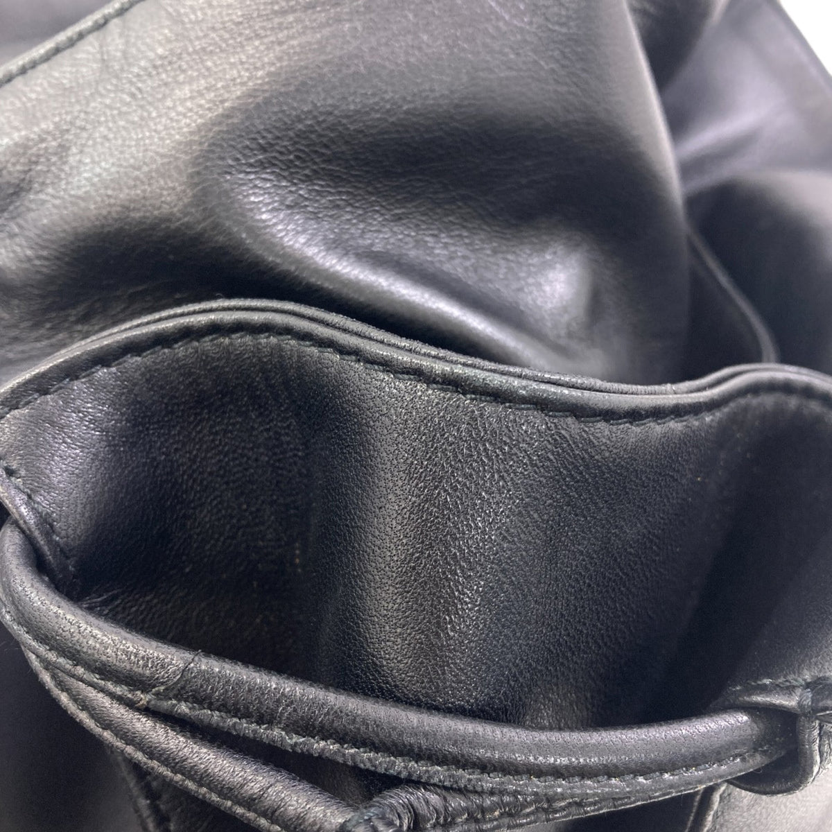Loewe Black Leather Tote Bag (Pre-Owned)