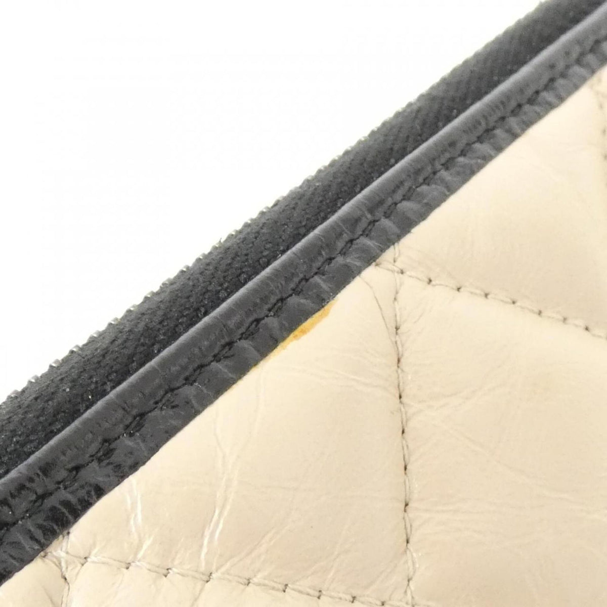 Chanel Beige Black Leather Handbag Pouch (Pre-Owned)