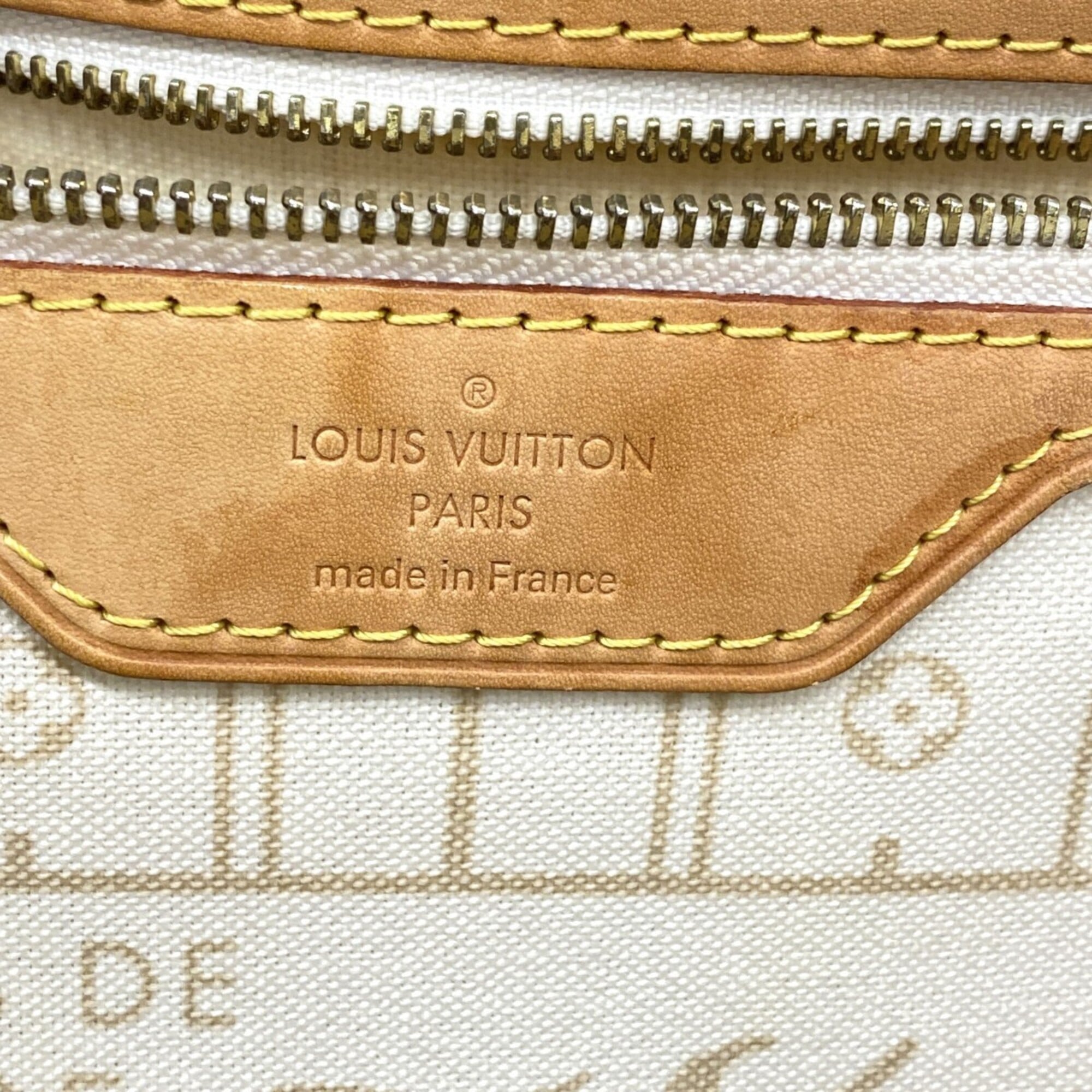 Louis Vuitton White Tote Bag (Pre-Owned)