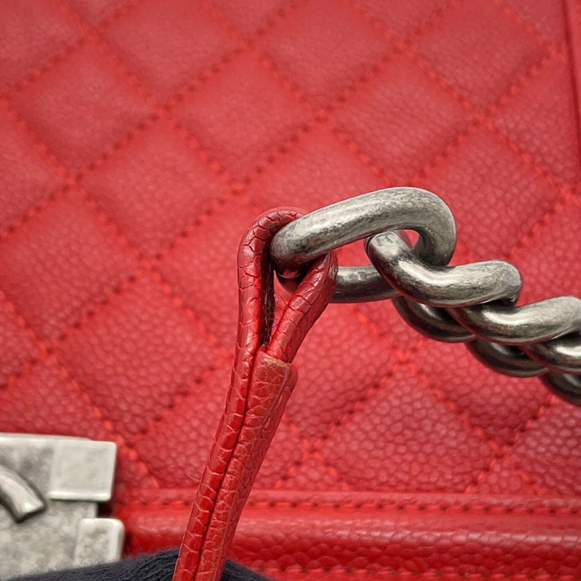 Chanel Matelasse Red Color Grained Calfskin Shoulder Bag (Pre-Owned)