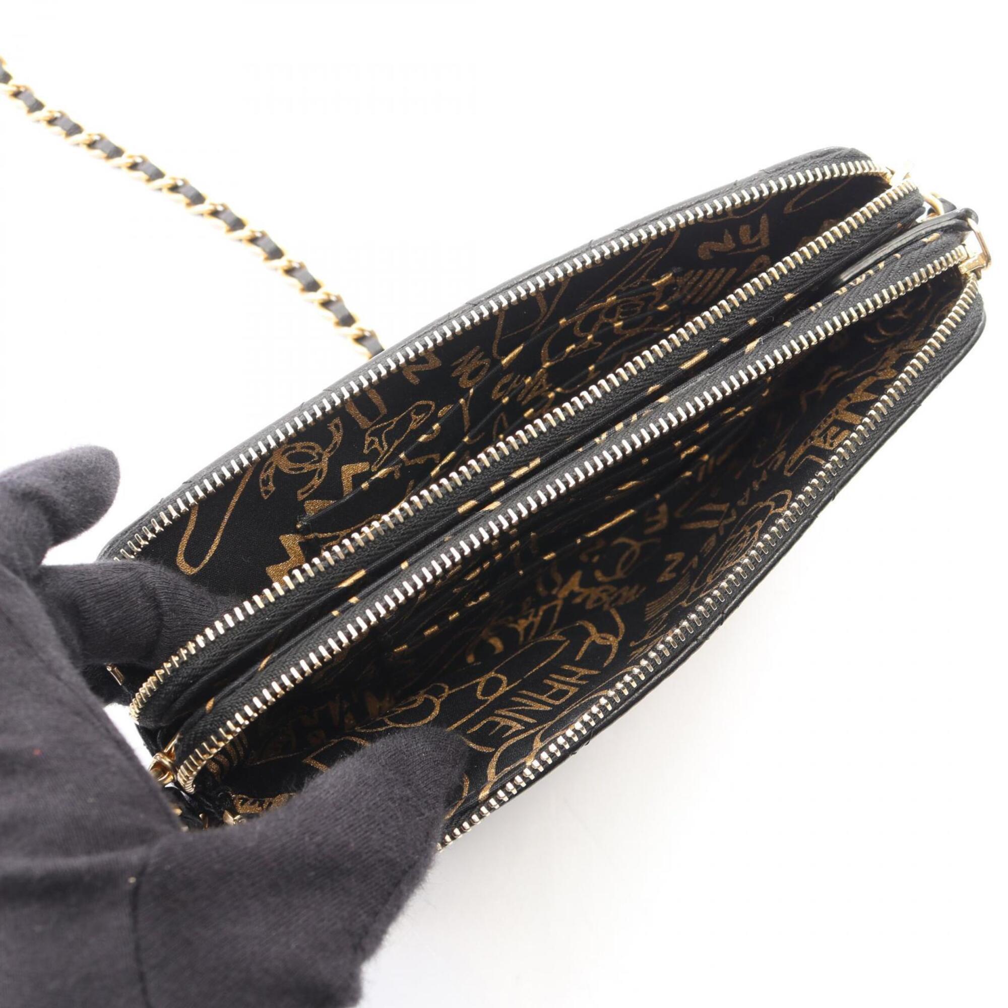 Chanel Black Leather Handbag Shoulder Bag (Pre-Owned)