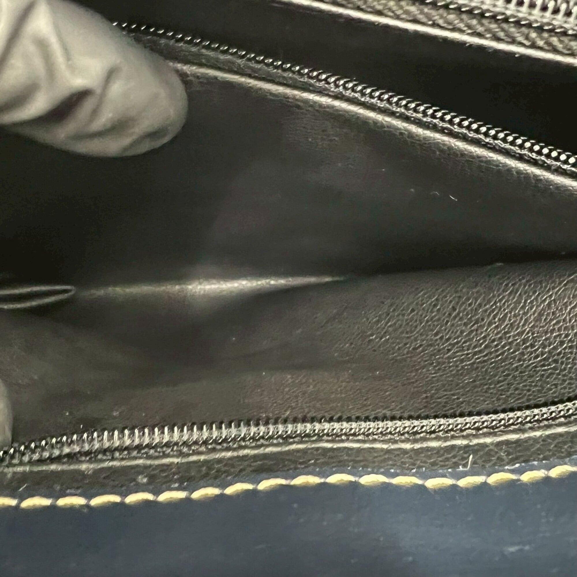 Yves Saint Laurent Navy Leather Shoulder Bag (Pre-Owned)