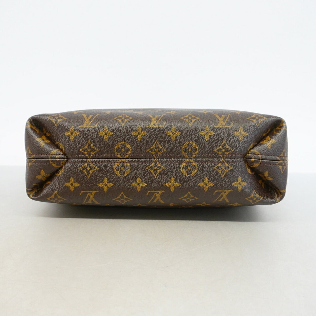 Louis Vuitton Brown Shoulder Bag (Pre-Owned)