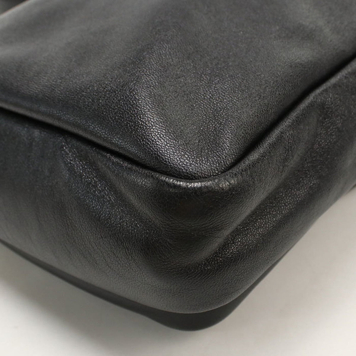Saint Laurent Black Leather Shoulder Bag (Pre-Owned)