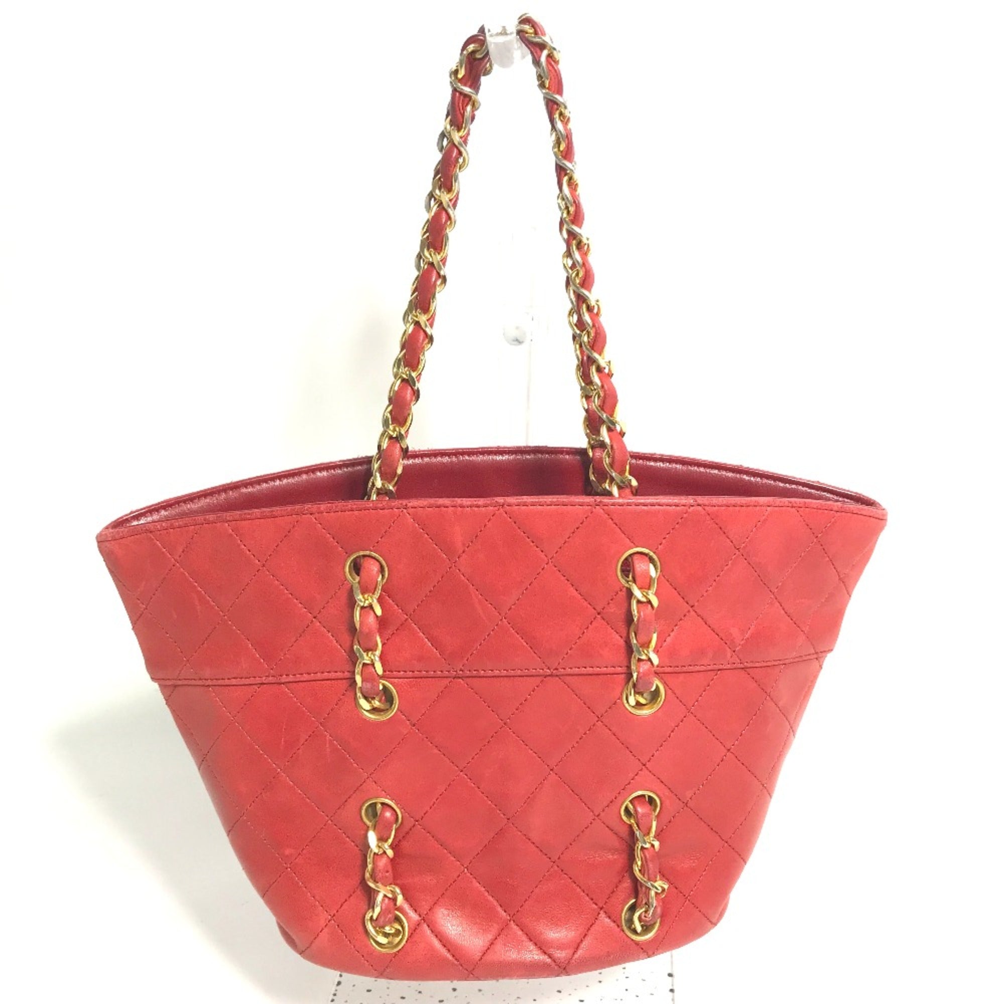 Chanel Red Leather Shoulder Bag (Pre-Owned)