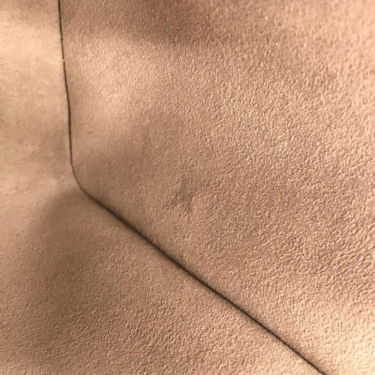 Louis Vuitton Galle Leather Handbag (Pre-Owned)