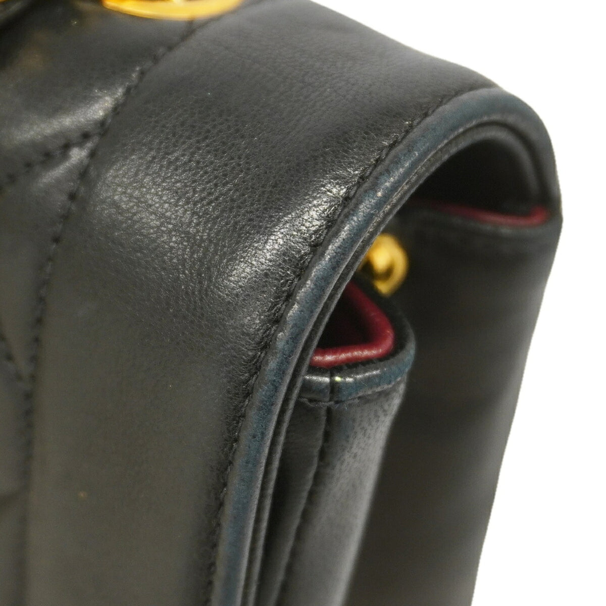 Chanel Black Leather Shoulder Bag (Pre-Owned)
