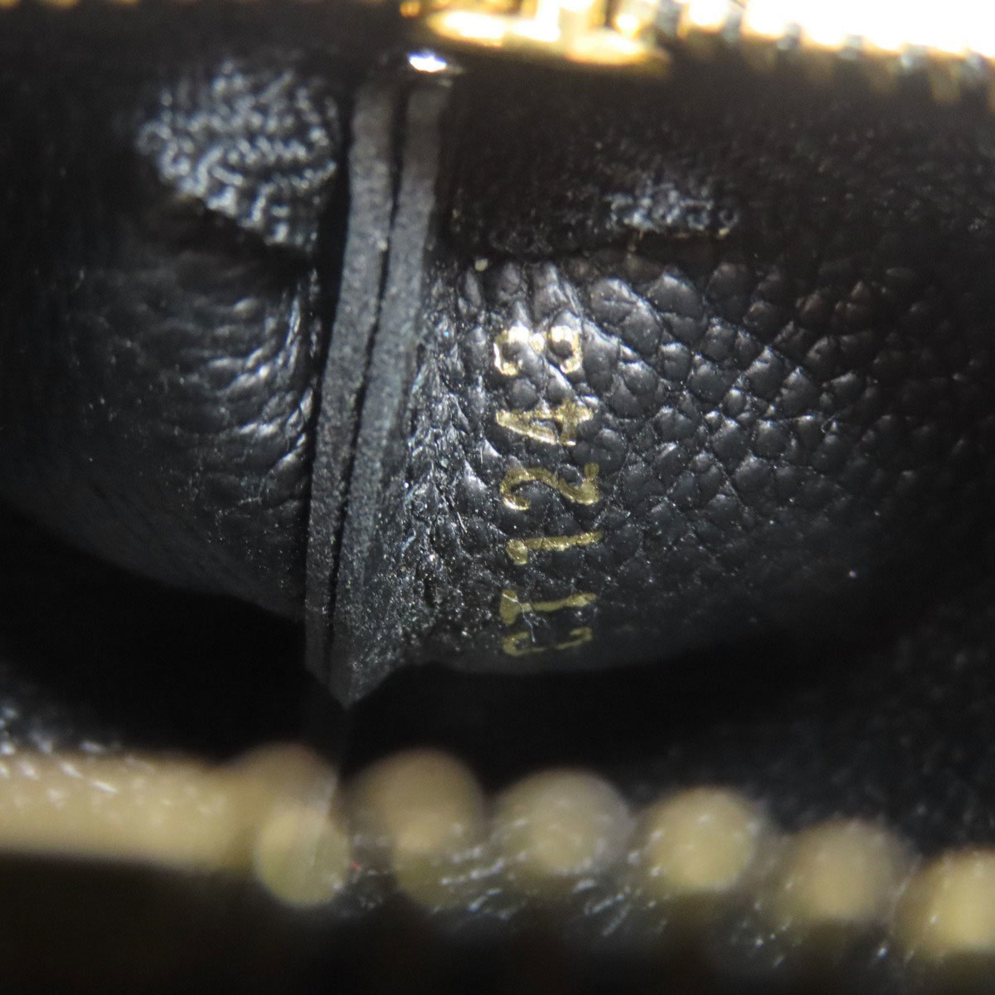 Louis Vuitton Black Pochette (Pre-Owned)
