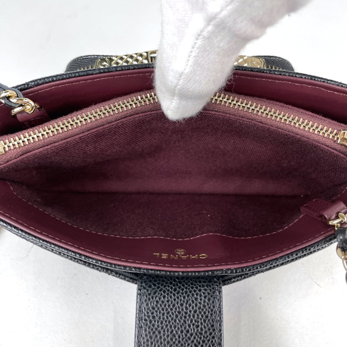 Chanel Black Grained Calfskin Shoulder Bag (Pre-Owned)