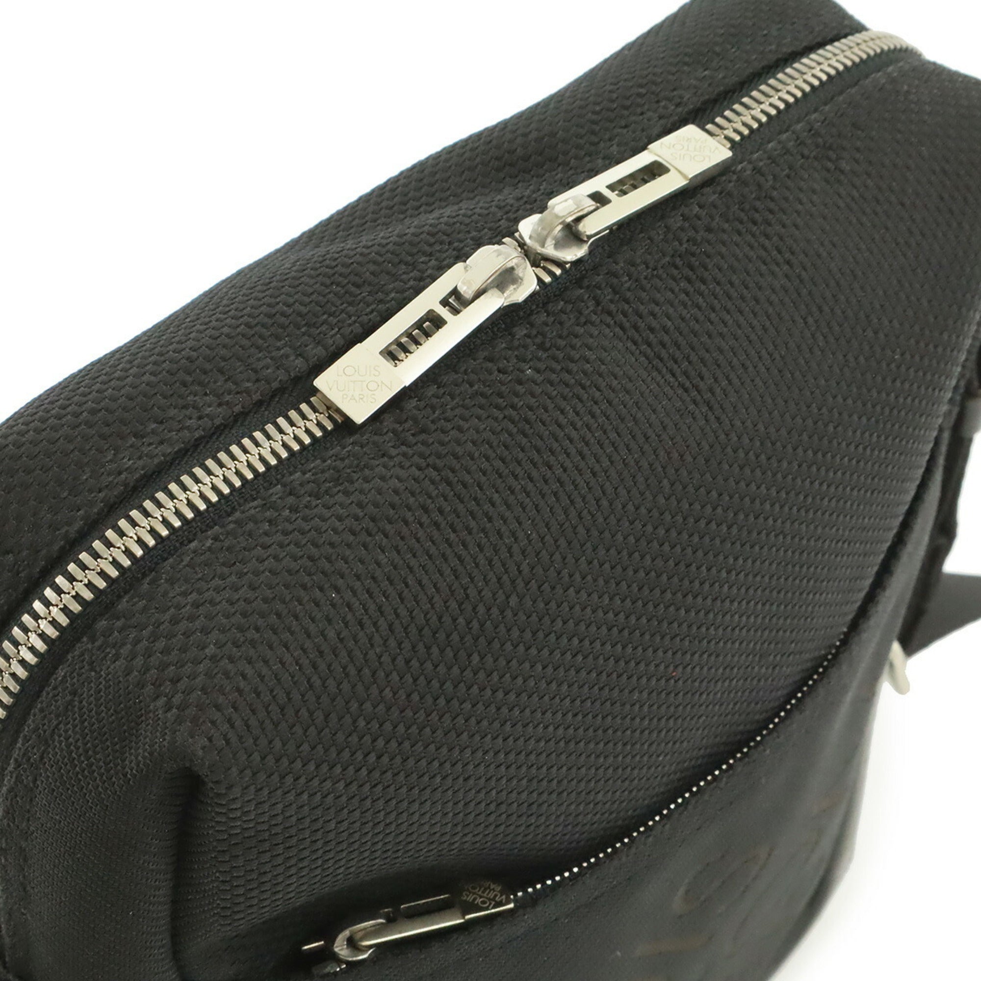 Louis Vuitton Noir Damier Geant Damier Canvas Leather Shoulder Bag (Pre-Owned)