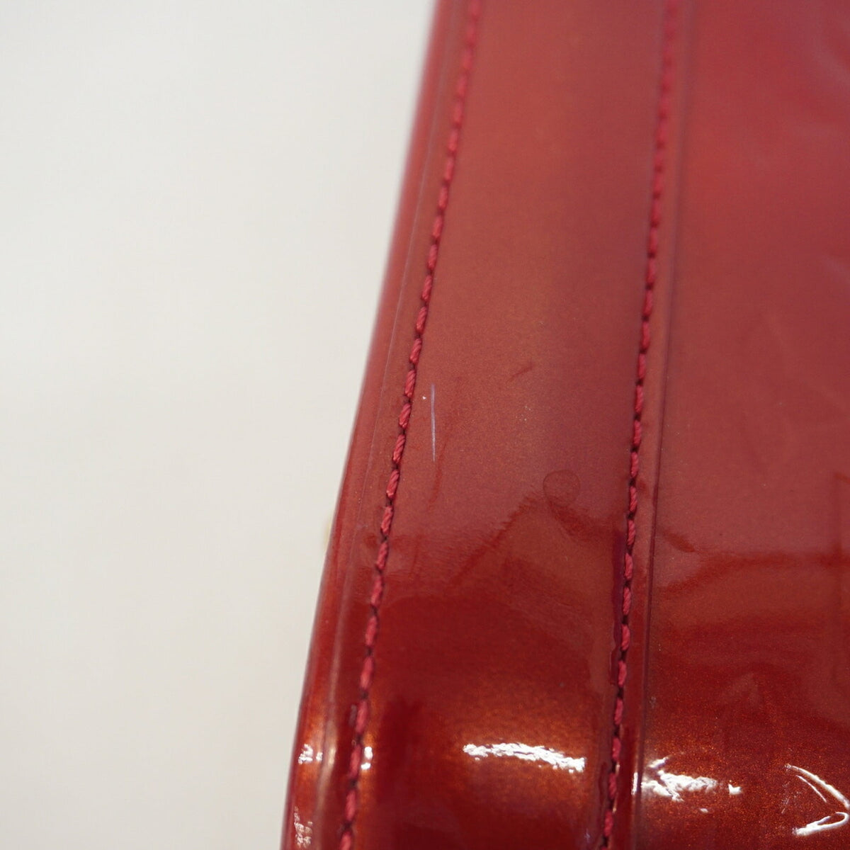 Louis Vuitton Rouge Grenadine Handbag (Pre-Owned)