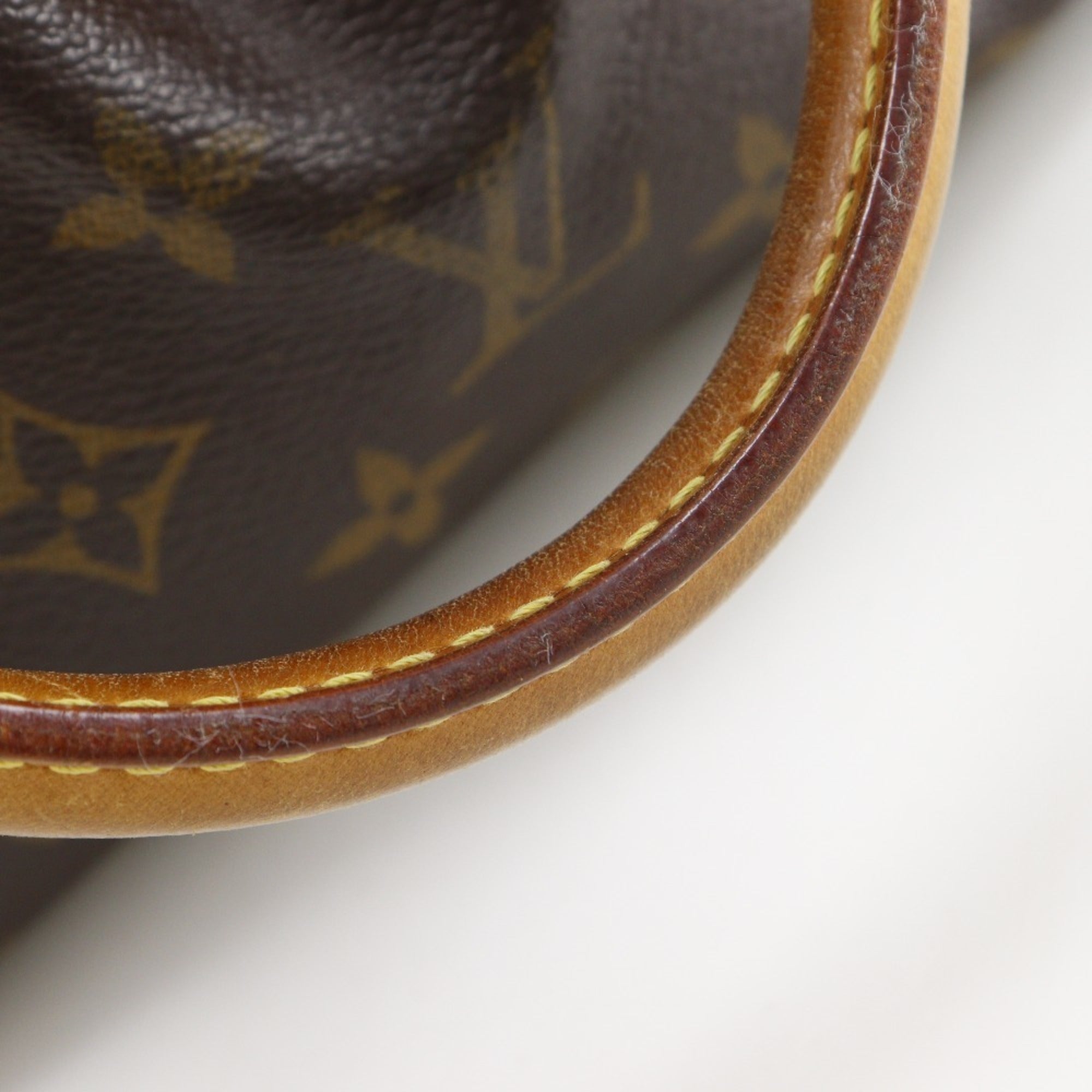 Louis Vuitton Brown Monogram Monogram Handbag (Pre-Owned)