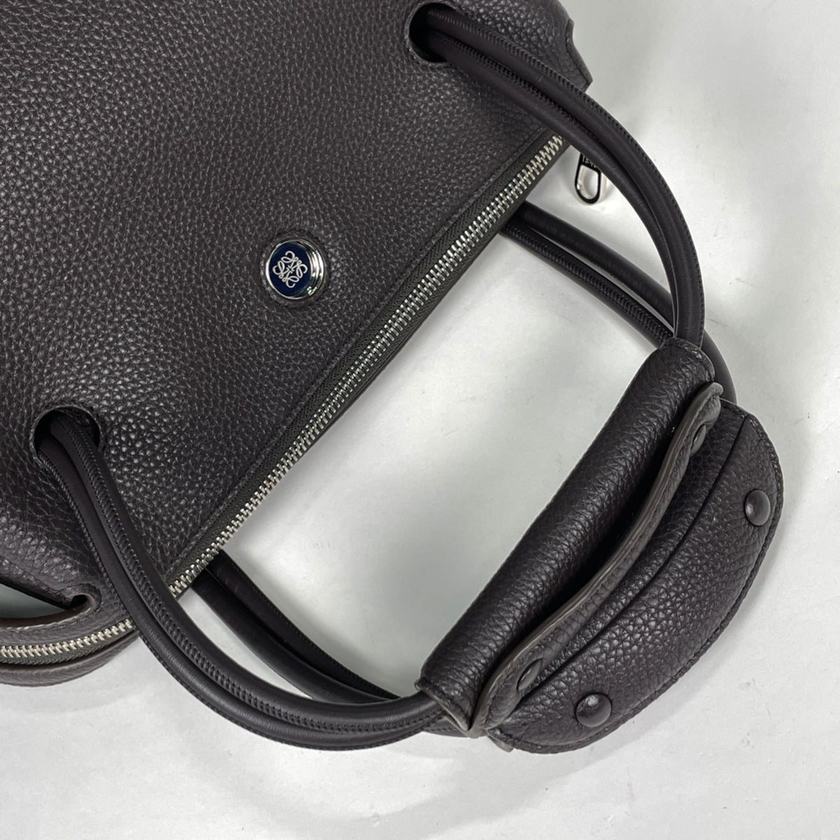 Loewe Dark Brown Leather Handbag (Pre-Owned)