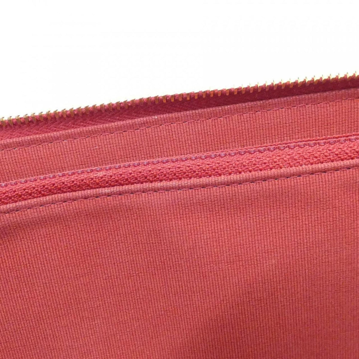 Chanel Red Color Grained Calfskin Handbag (Pre-Owned)