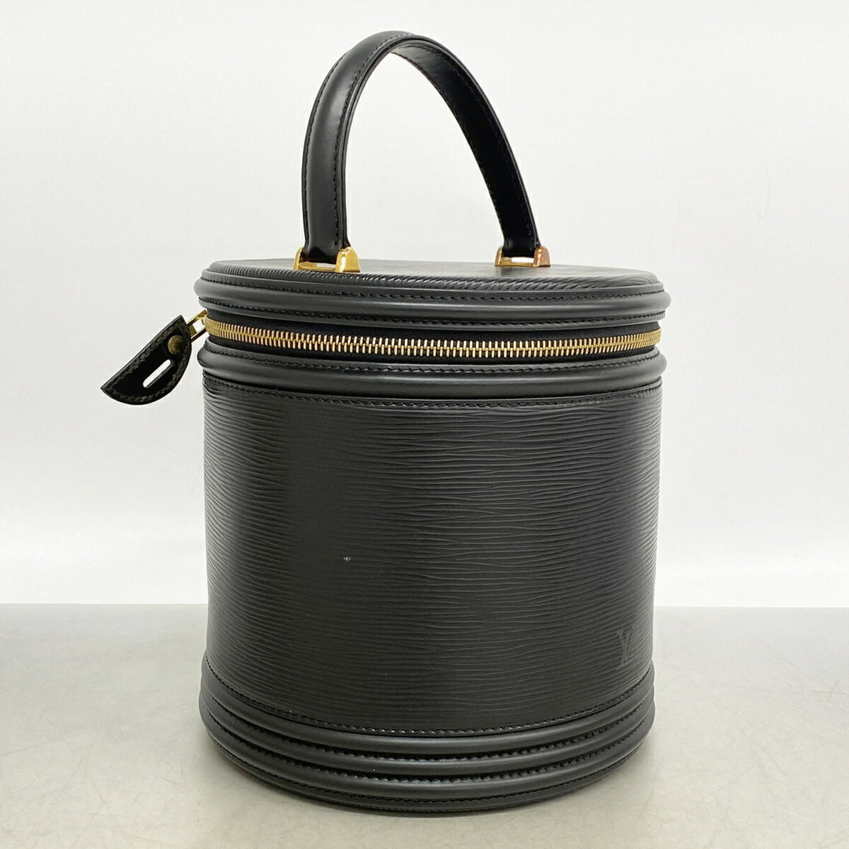 Louis Vuitton Noir Handbag (Pre-Owned)