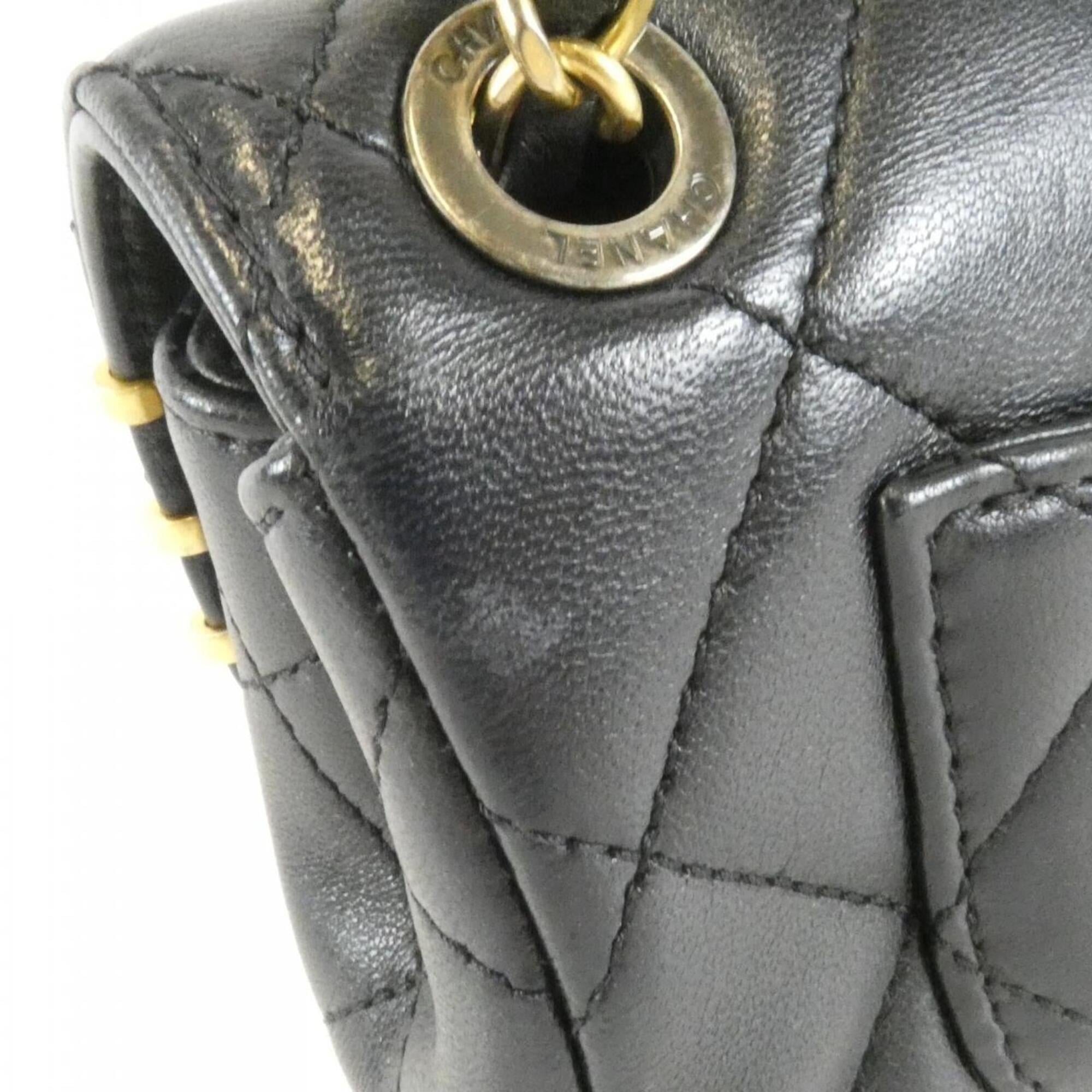 Chanel Black Leather Shoulder Bag (Pre-Owned)