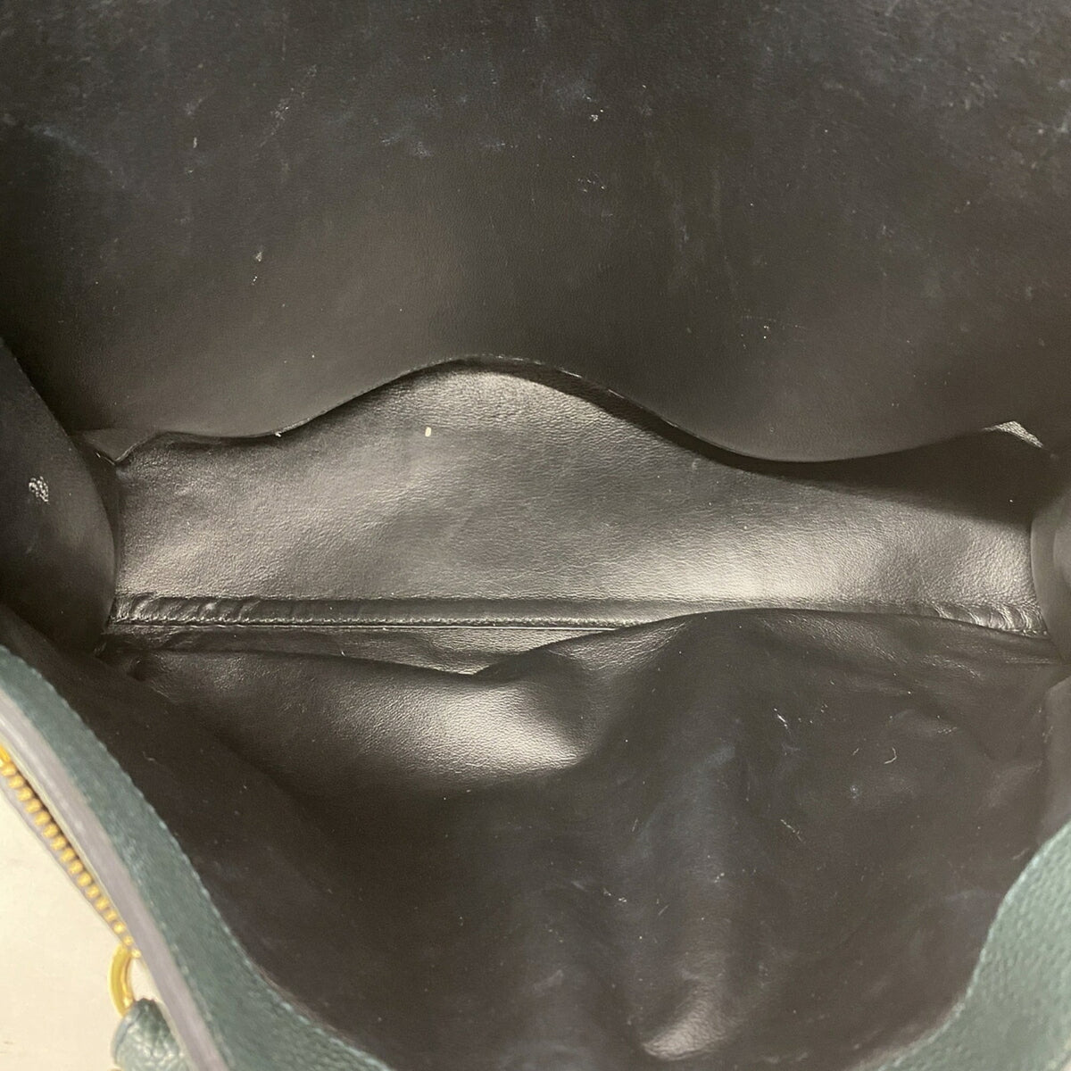 Salvatore Ferragamo Green Leather Shoulder Bag (Pre-Owned)