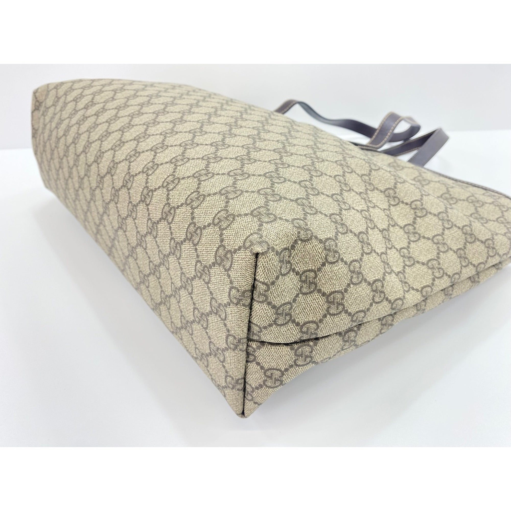 Gucci Brown Gg Supreme Handbag (Pre-Owned)
