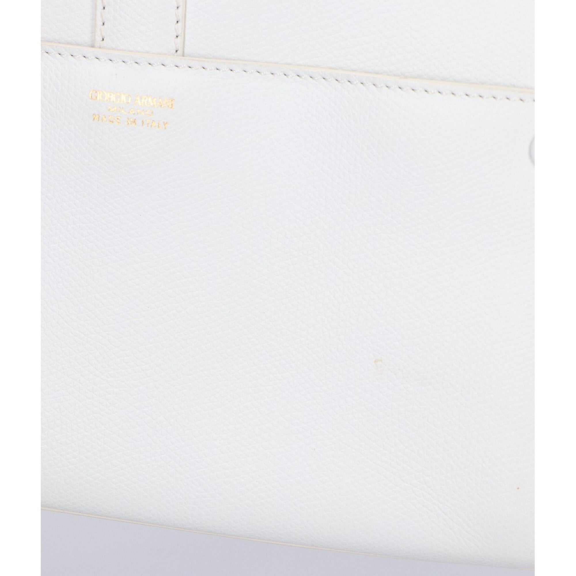 Giorgio Armani White Leather Handbag (Pre-Owned)
