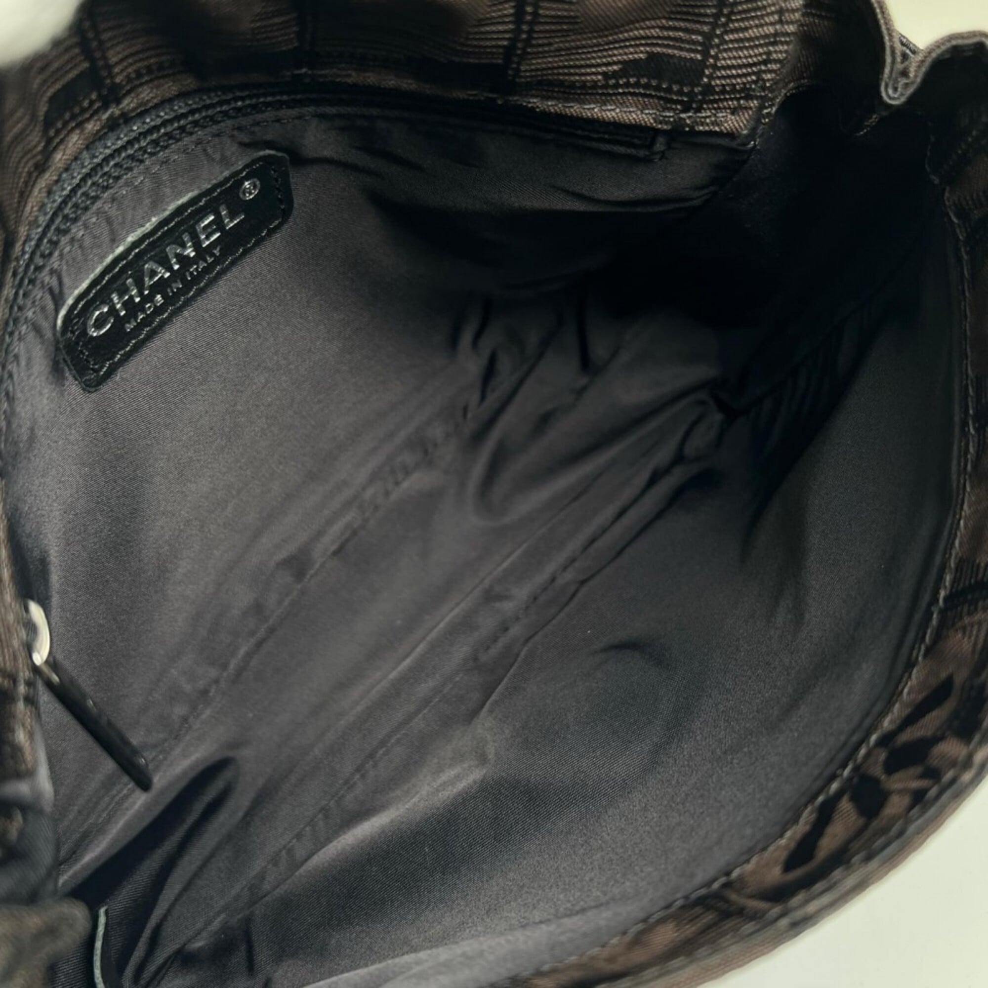 Chanel New Travel Line Black Nylon Shoulder Bag (Pre-Owned)