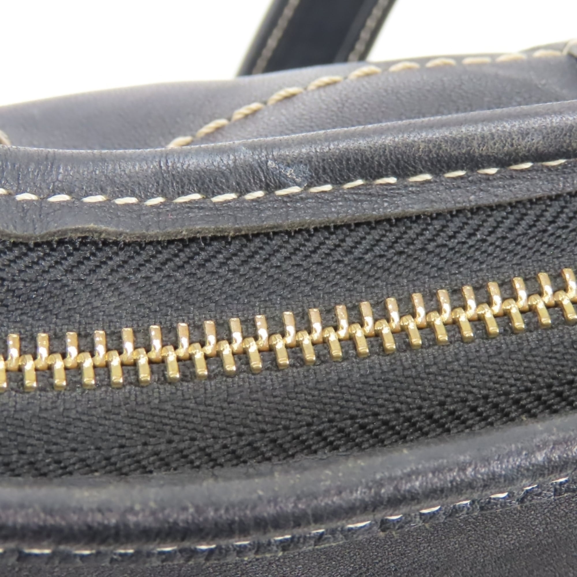 Coach Black Leather Shoulder Bag (Pre-Owned)