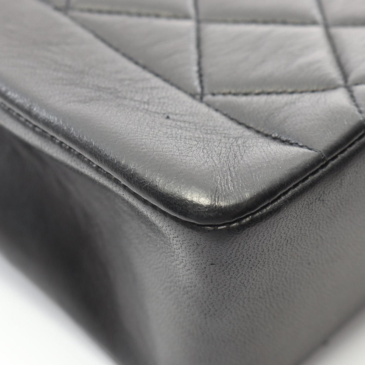 Chanel Matelasse Black Leather Handbag Shoulder Bag (Pre-Owned)