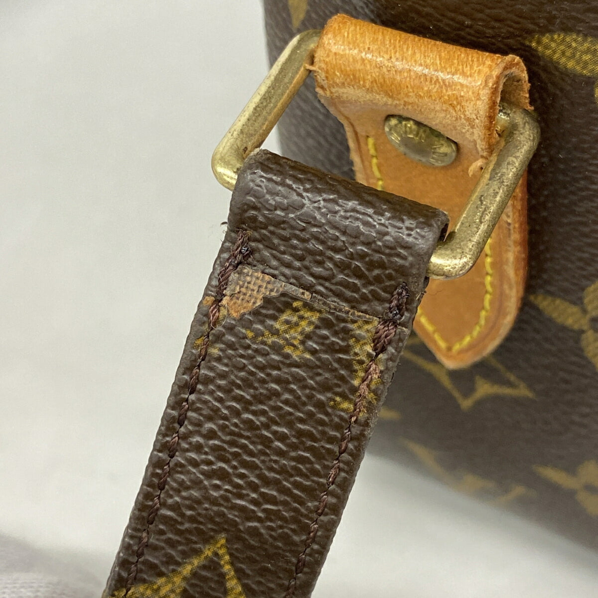 Louis Vuitton Brown Shoulder Bag (Pre-Owned)