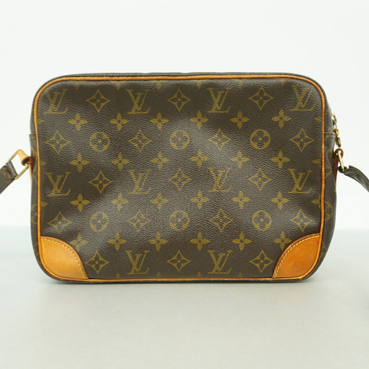 Louis Vuitton Brown Shoulder Bag (Pre-Owned)