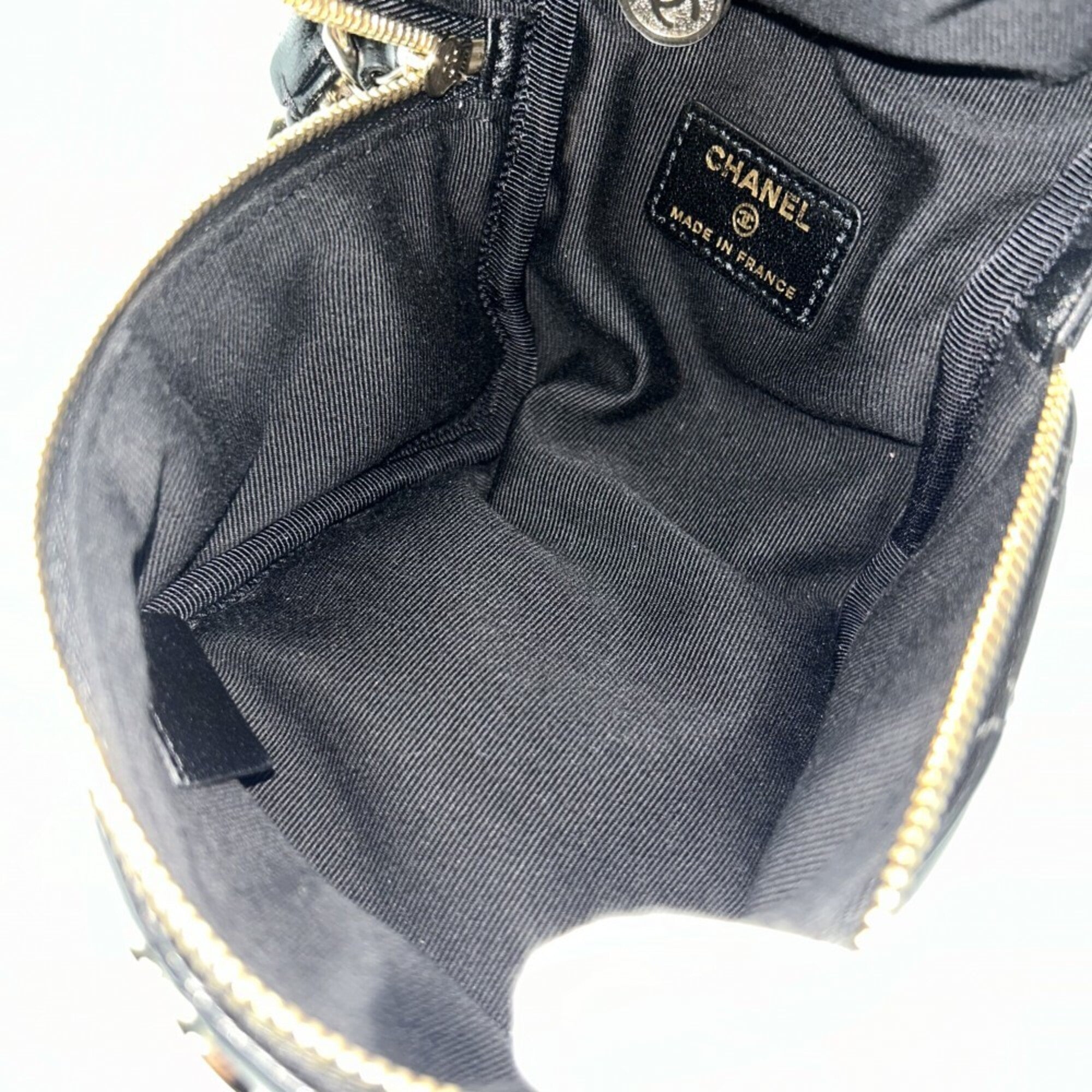 Chanel Matelasse Black Leather Handbag (Pre-Owned)