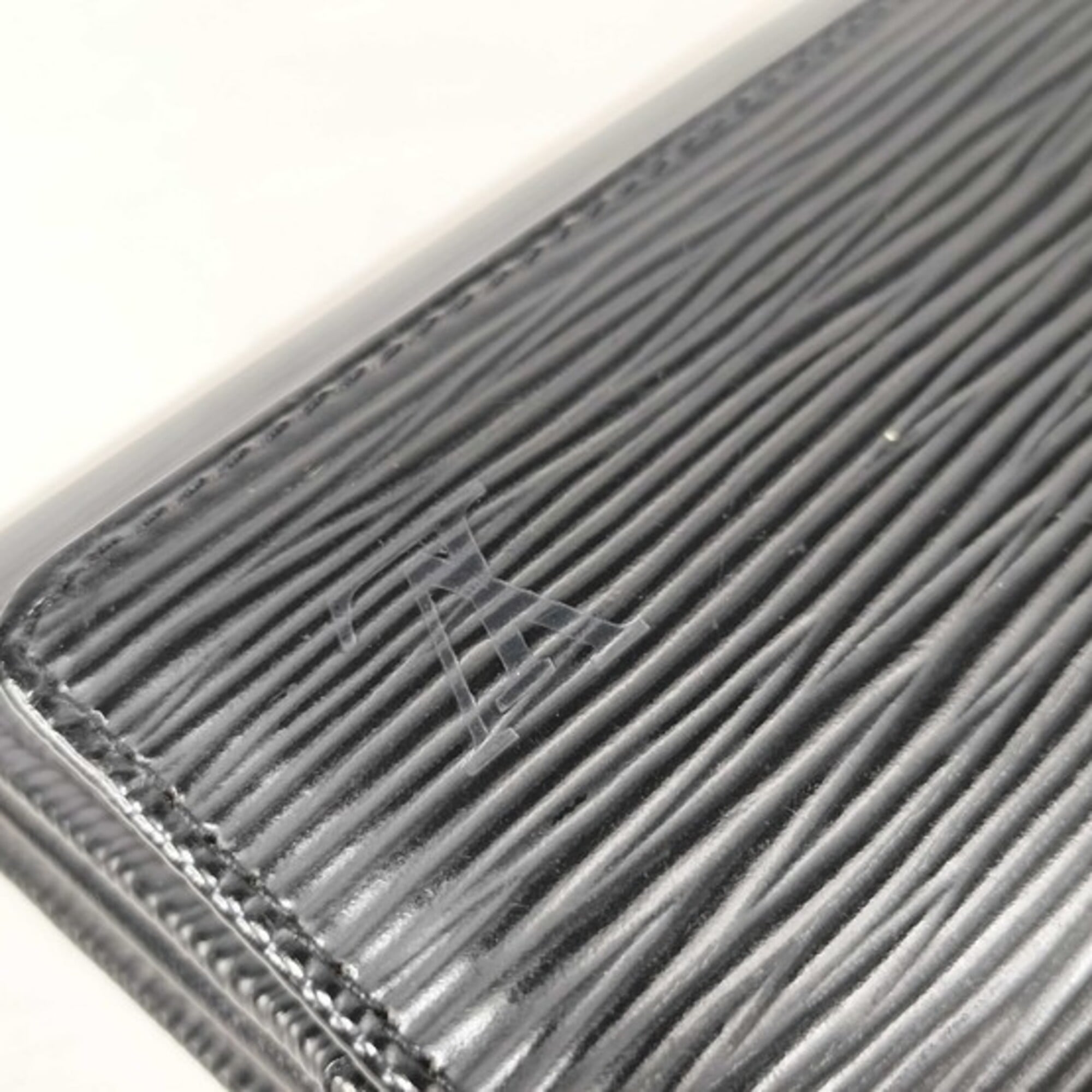 Louis Vuitton Epi Black Epi Leather Long Wallet (Bi-Fold) (Pre-Owned)