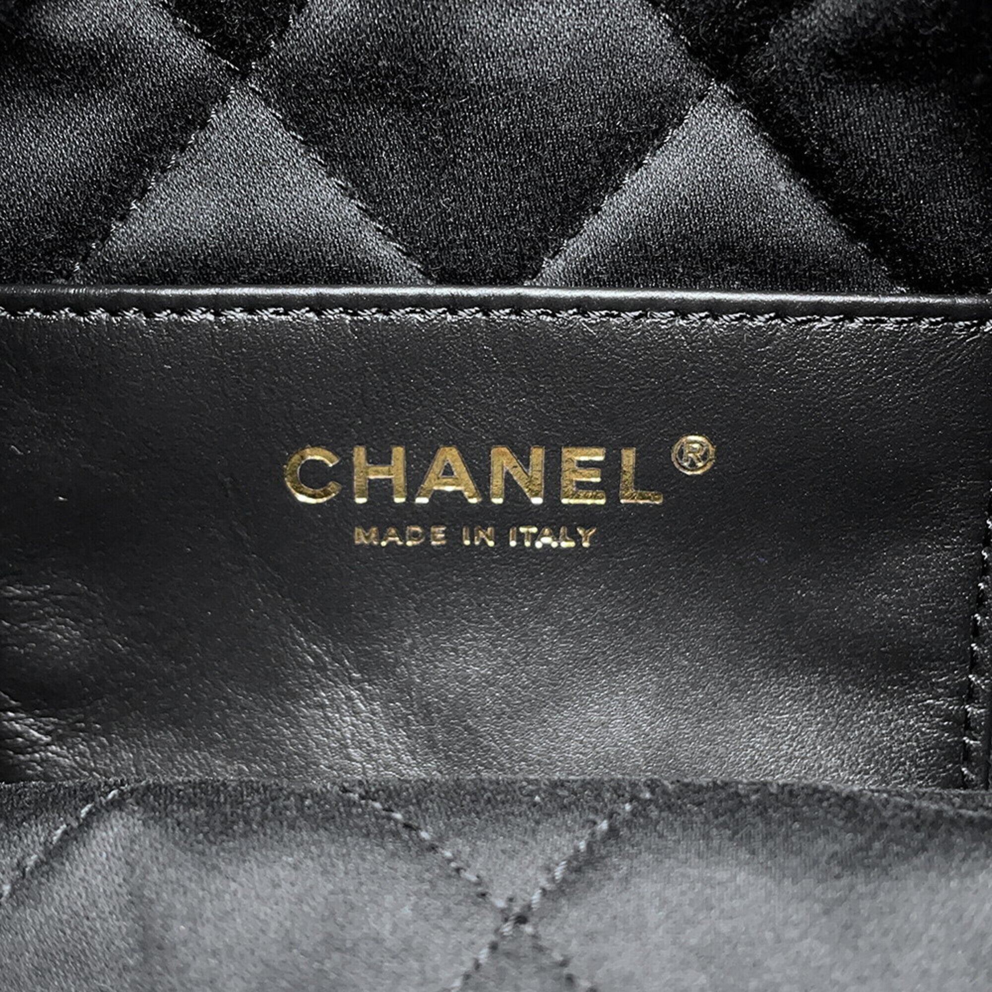 Chanel Black Handbag (Pre-Owned)