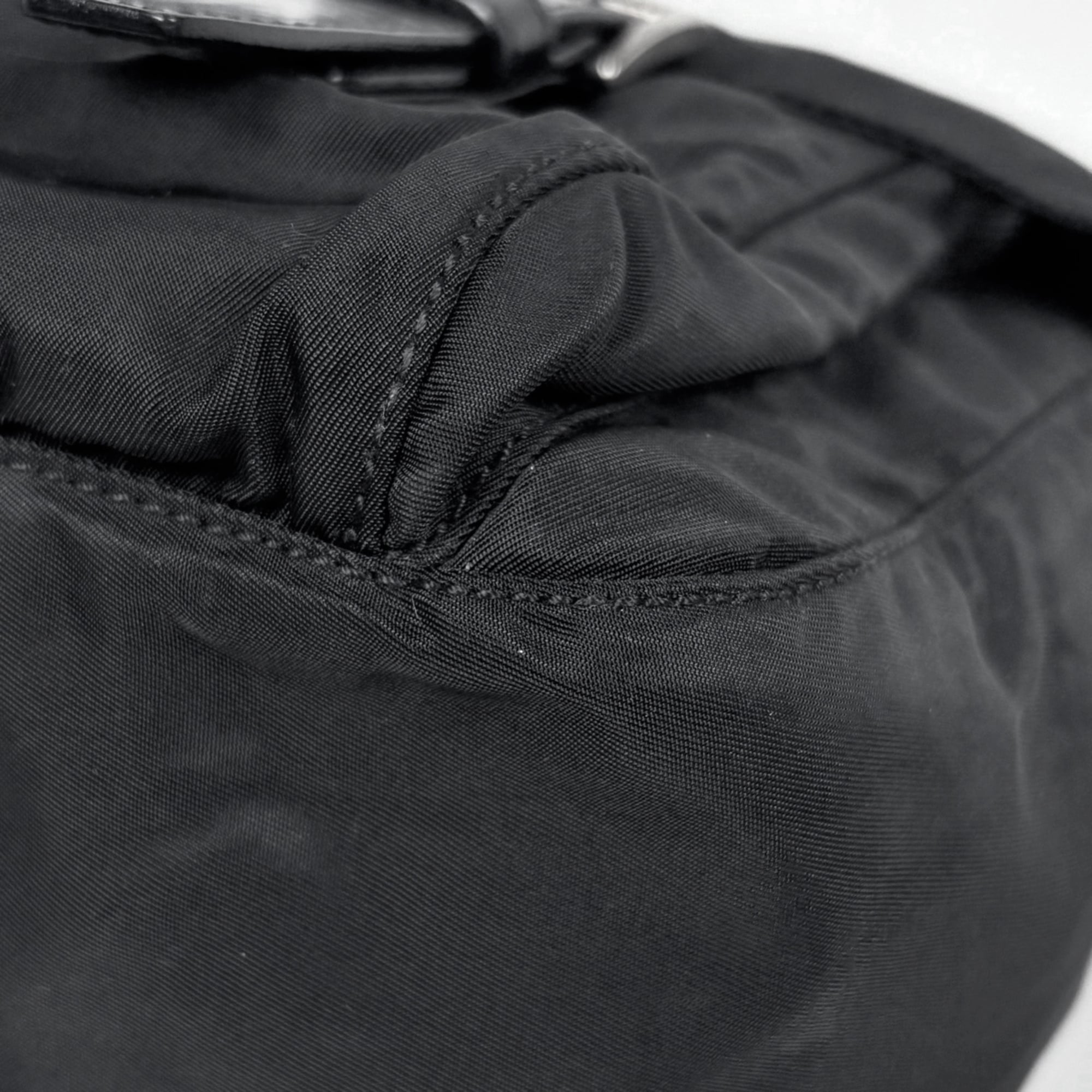 Prada Black Nylon Messenger Bag Shoulder Bag (Pre-Owned)