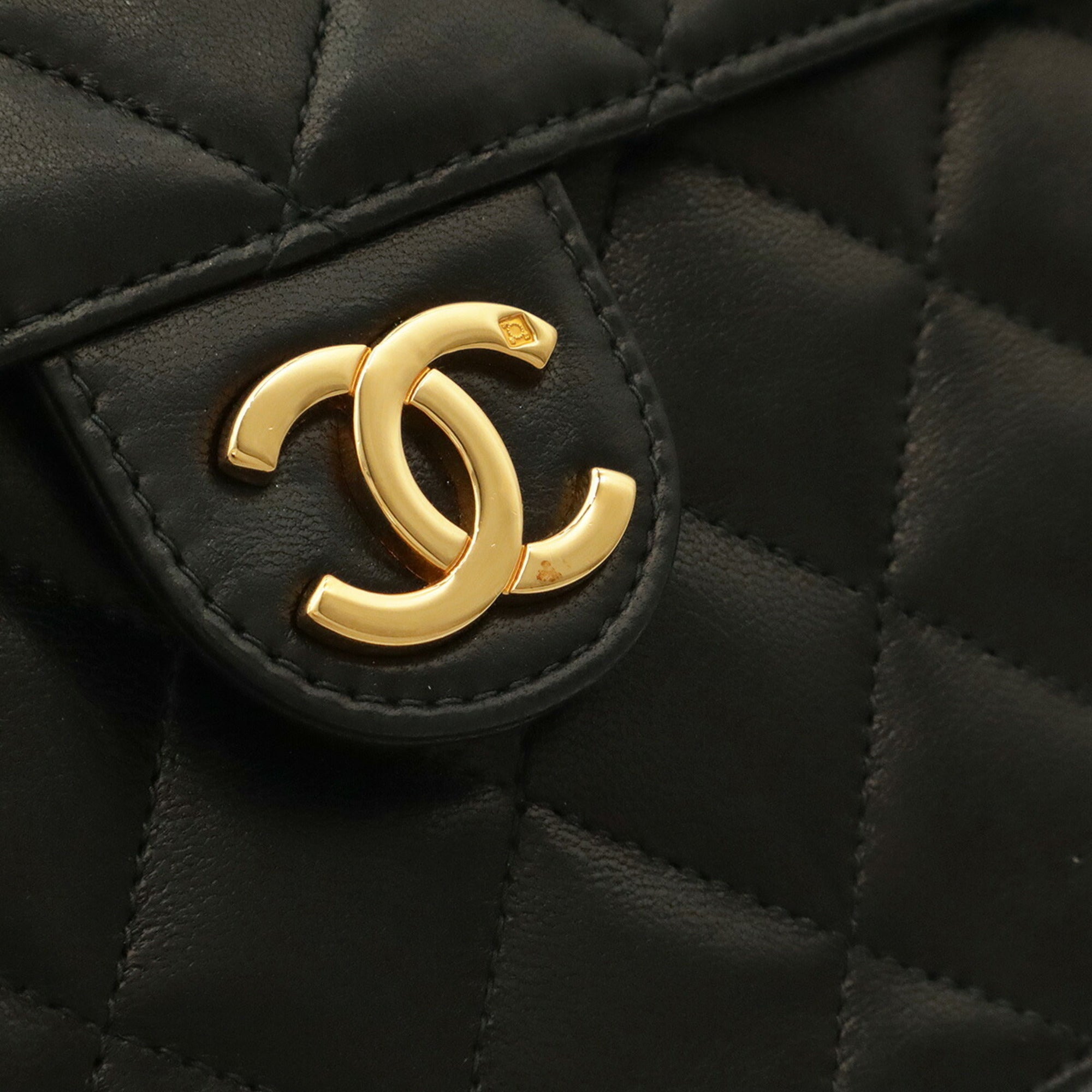 Chanel Black Shoulder Bag (Pre-Owned)