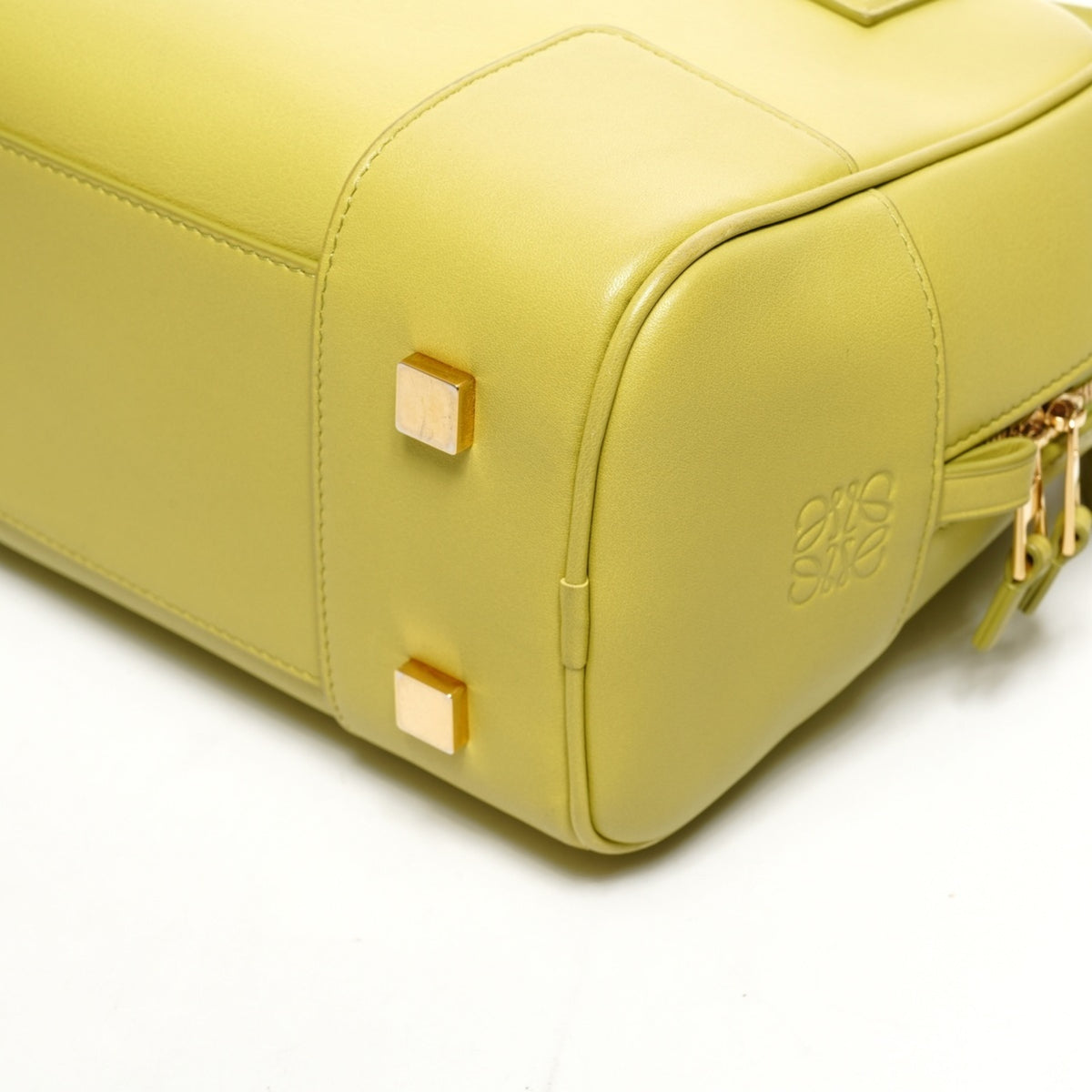 Loewe Amazona Green Leather Handbag (Pre-Owned)