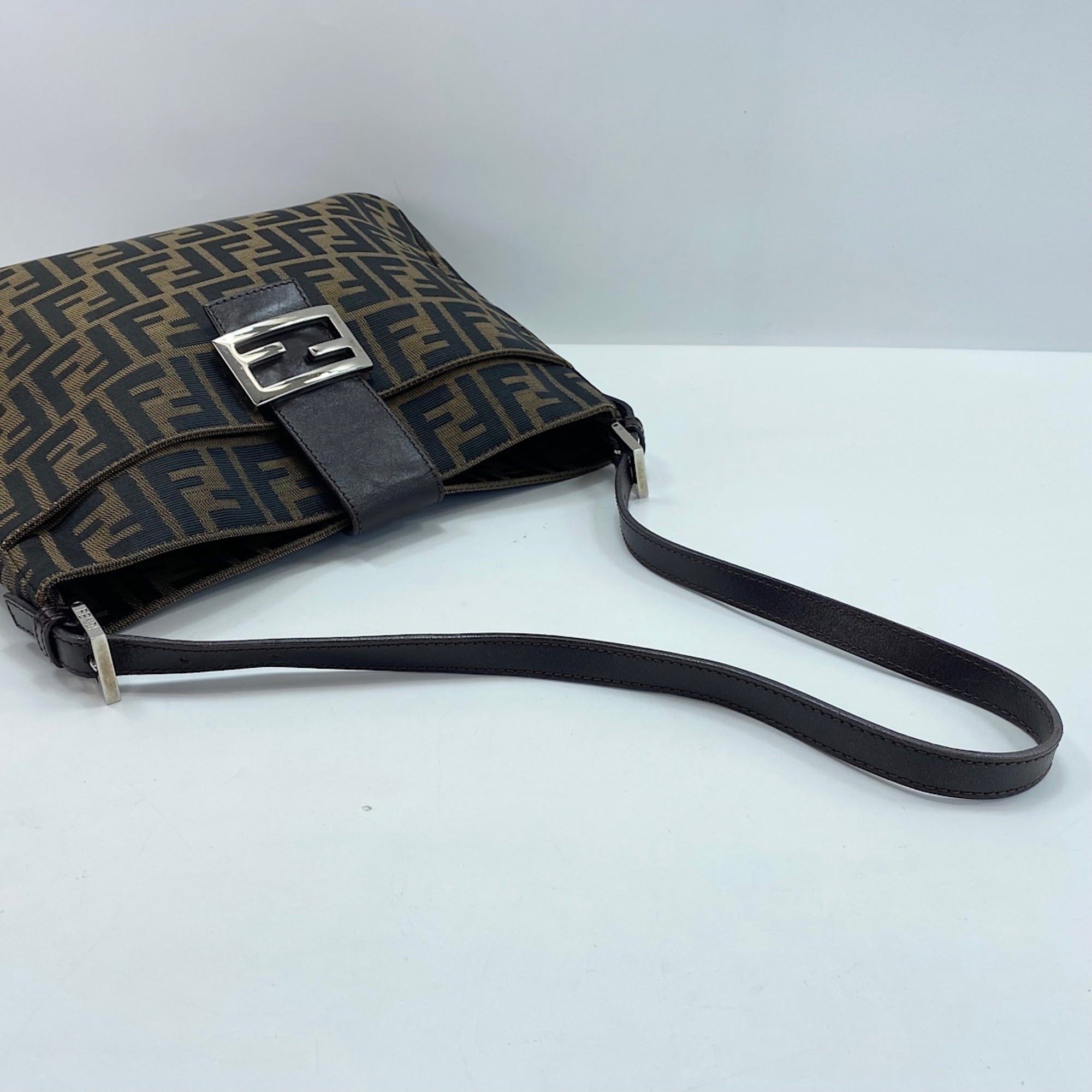 Fendi Brown Canvas Shoulder Bag (Pre-Owned)