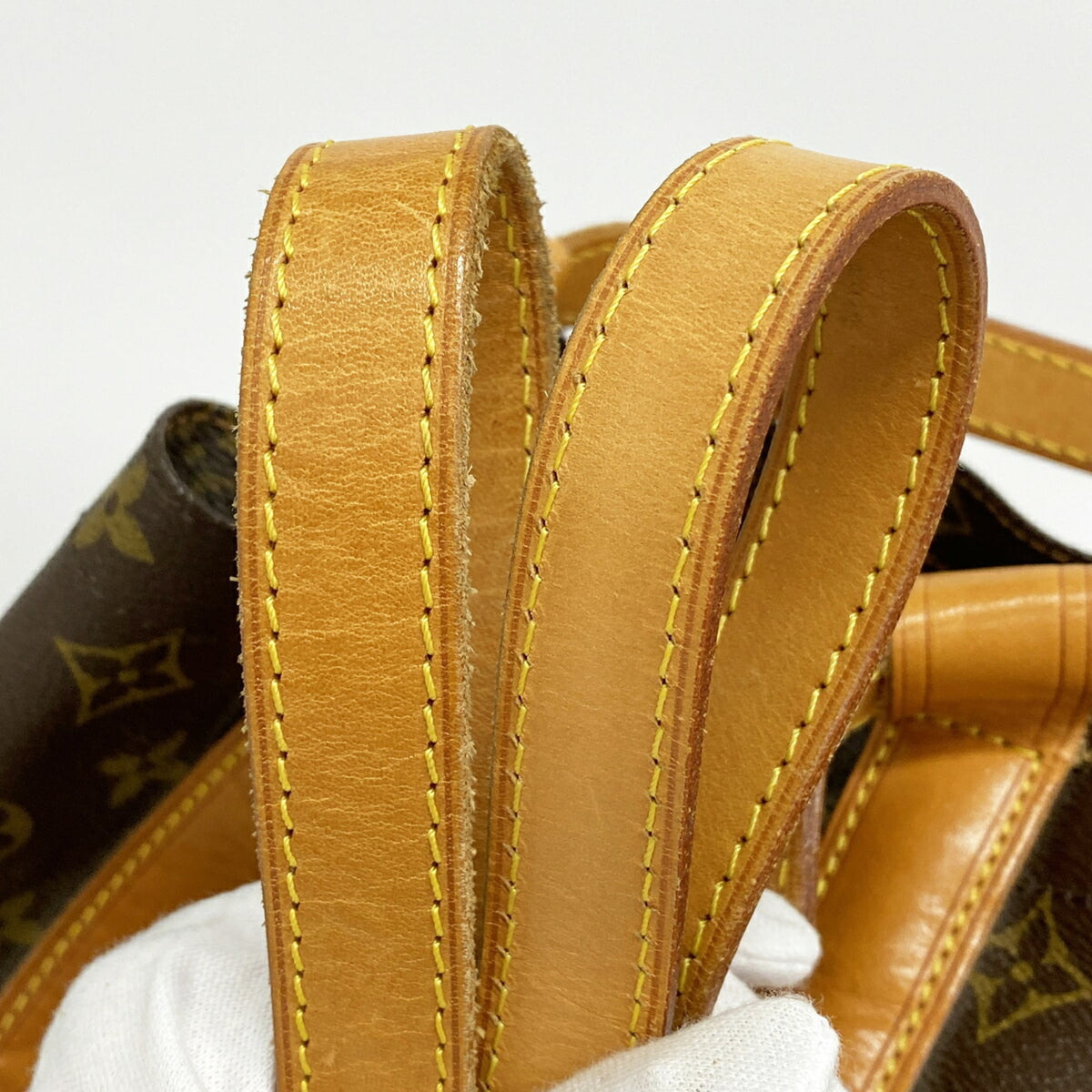 Louis Vuitton Brown Shoulder Bag (Pre-Owned)