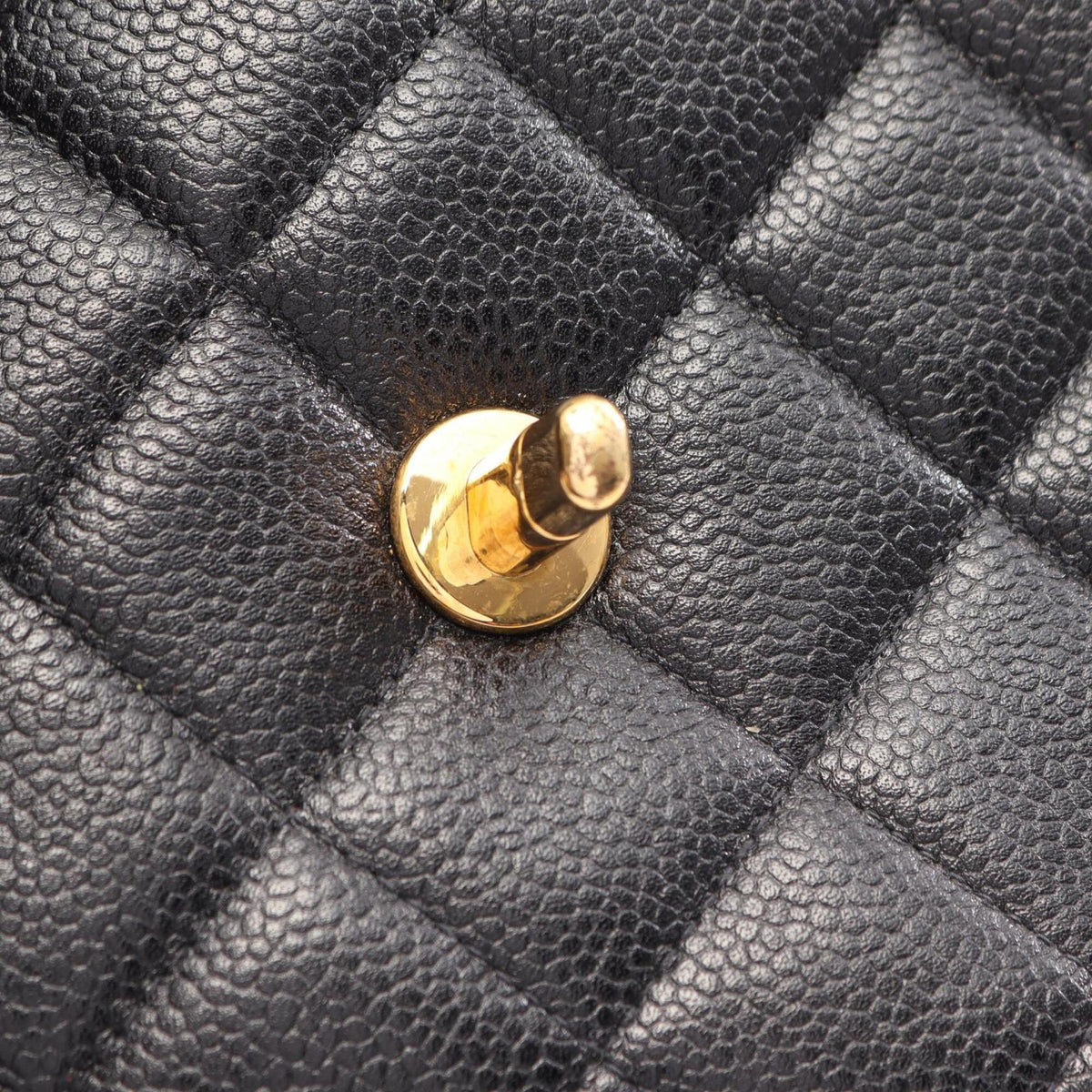 Chanel Black Grained Calfskin Handbag Shoulder Bag (Pre-Owned)