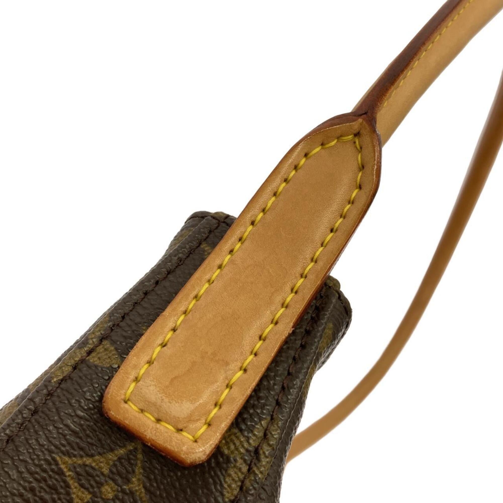 Louis Vuitton Marron Coated Canvas Shoulder Bag (Pre-Owned)