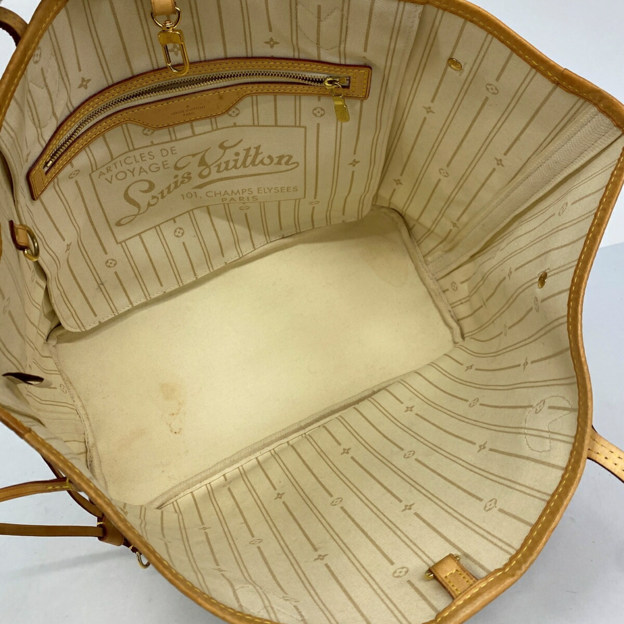 Louis Vuitton White Tote Bag (Pre-Owned)