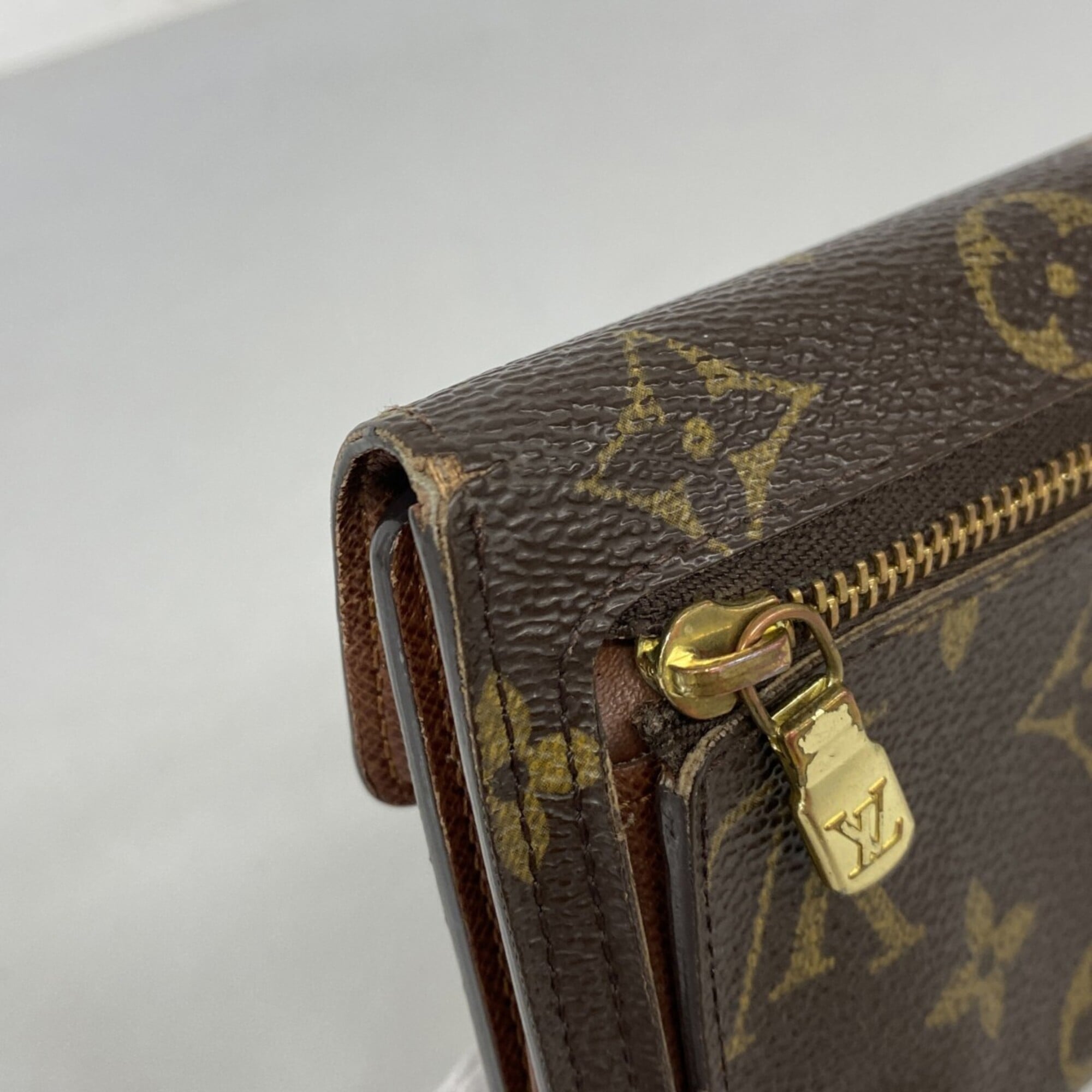 Louis Vuitton Brown Wallet (Tri-Fold) (Pre-Owned)
