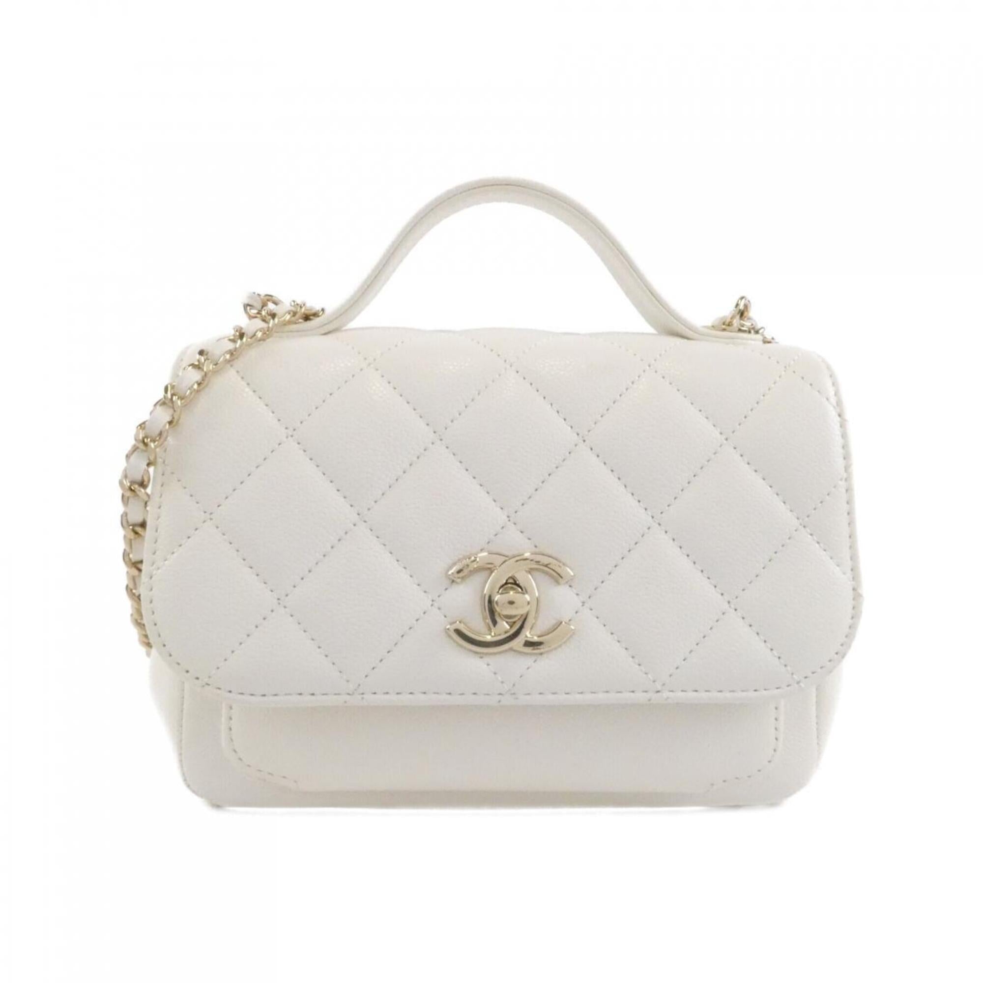 Chanel White Grained Calfskin Handbag (Pre-Owned)