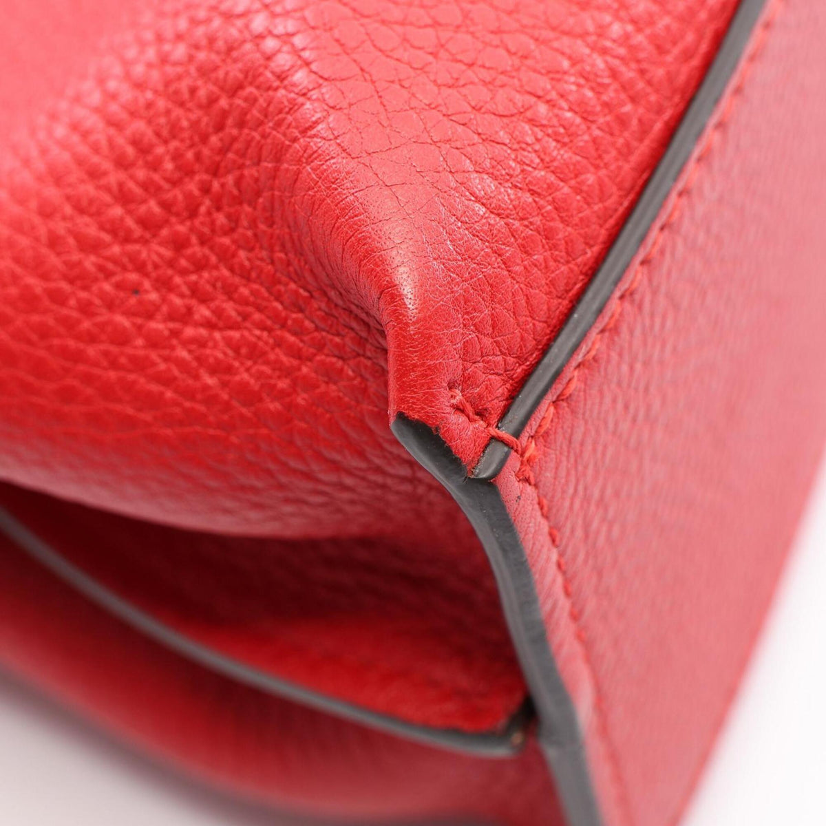 Gucci Red Color Leather Handbag (Pre-Owned)