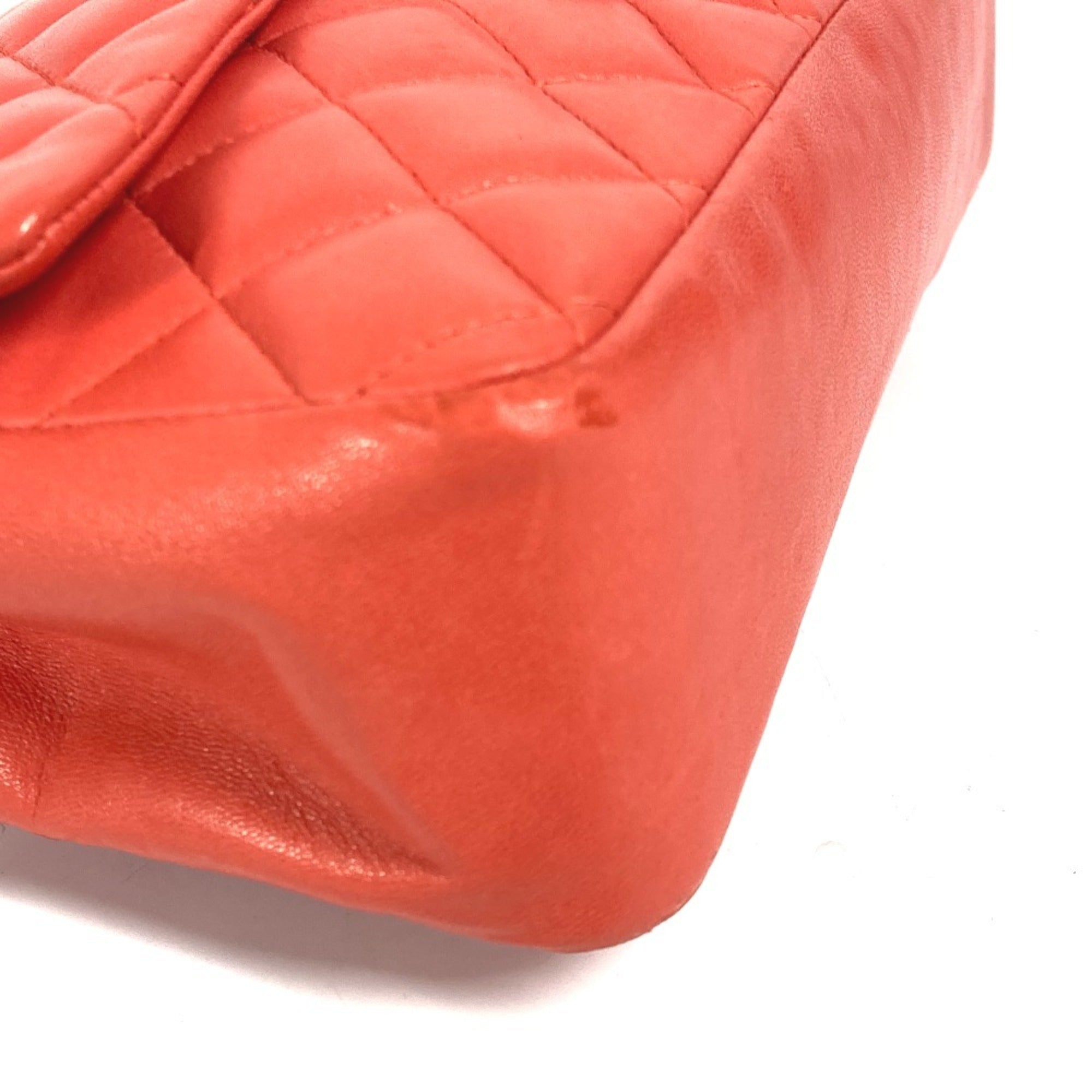 Chanel Red Color Leather Shoulder Bag (Pre-Owned)