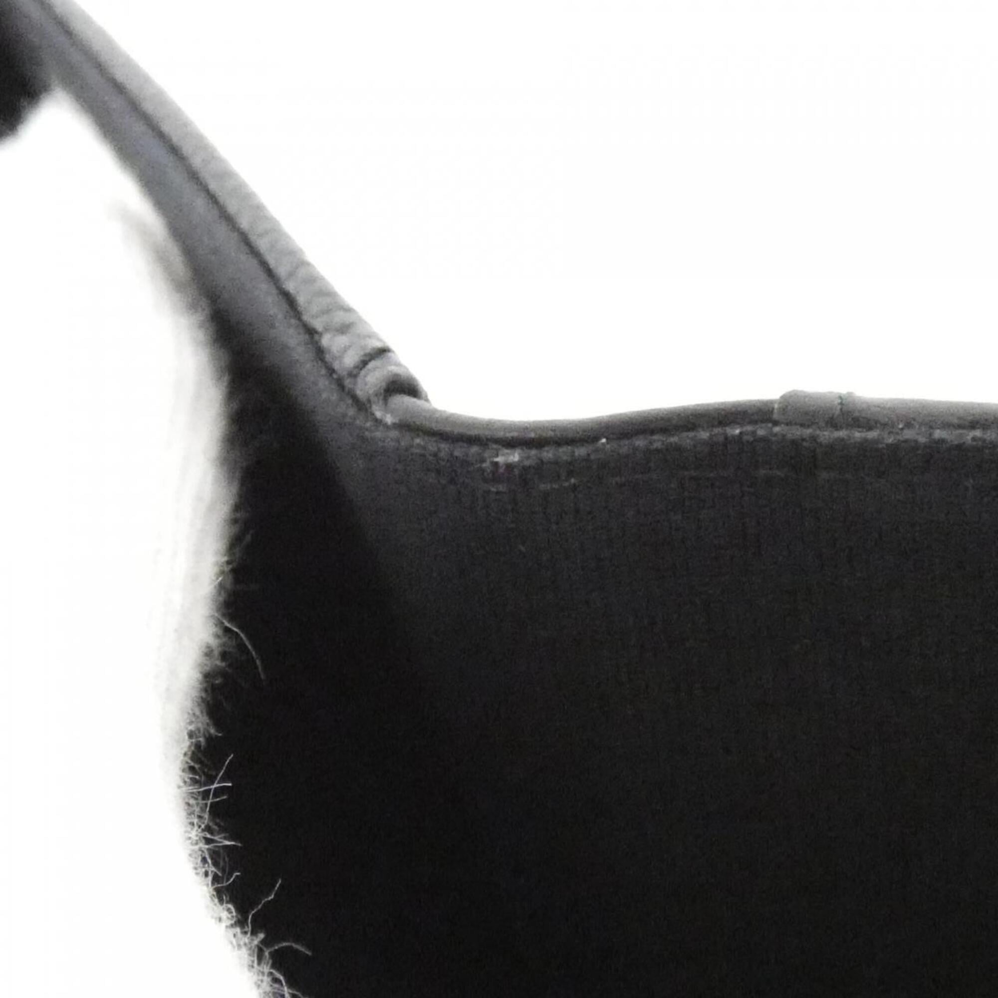Chanel Black Grained Calfskin Wallet (Tri-Fold) (Pre-Owned)