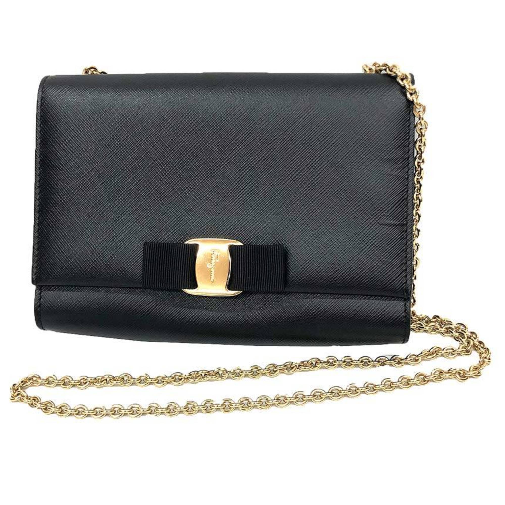 Salvatore Ferragamo Black Leather Pochette Shoulder Bag (Pre-Owned)