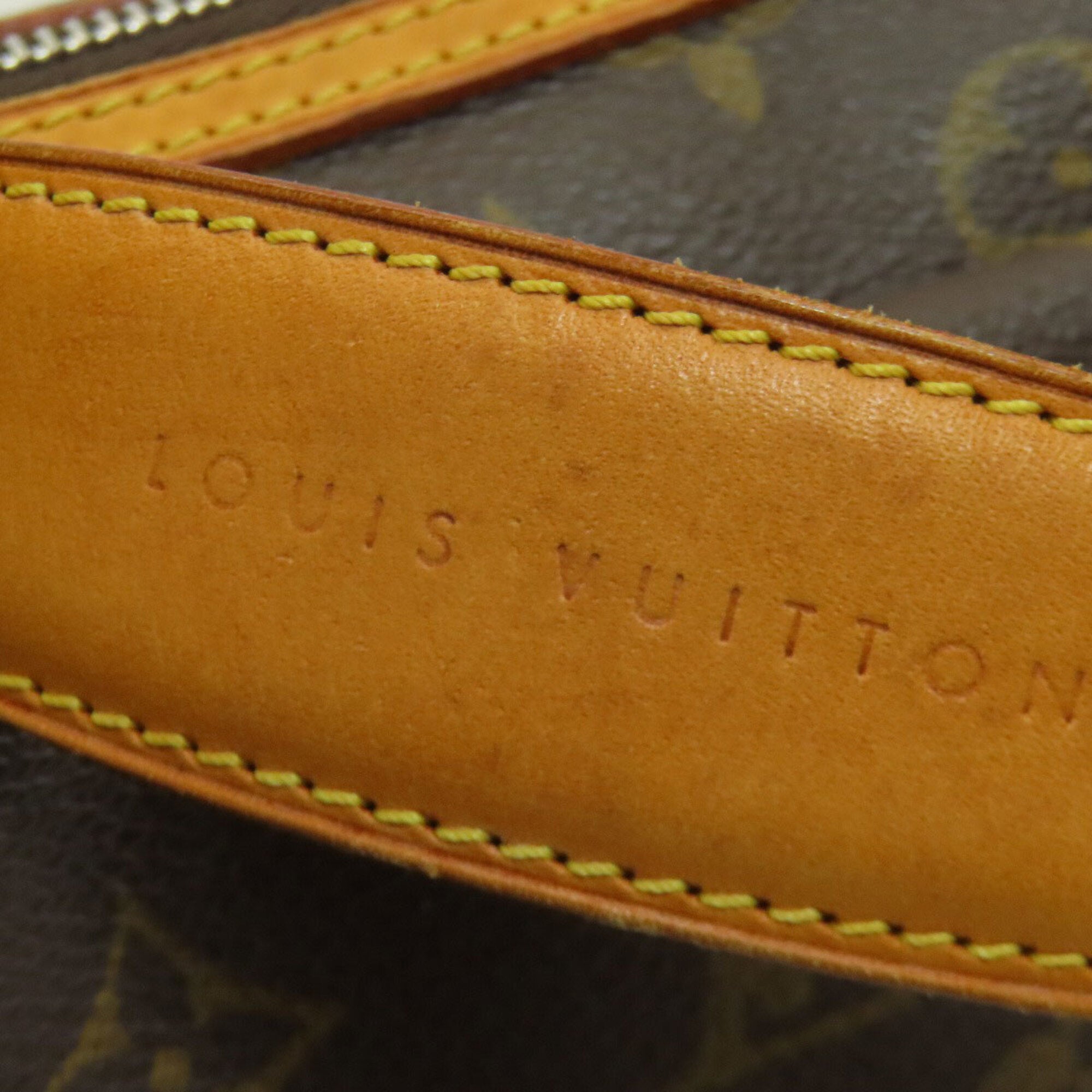 Louis Vuitton Brown Monogram Monogram Canvas Shoulder Bag (Pre-Owned)