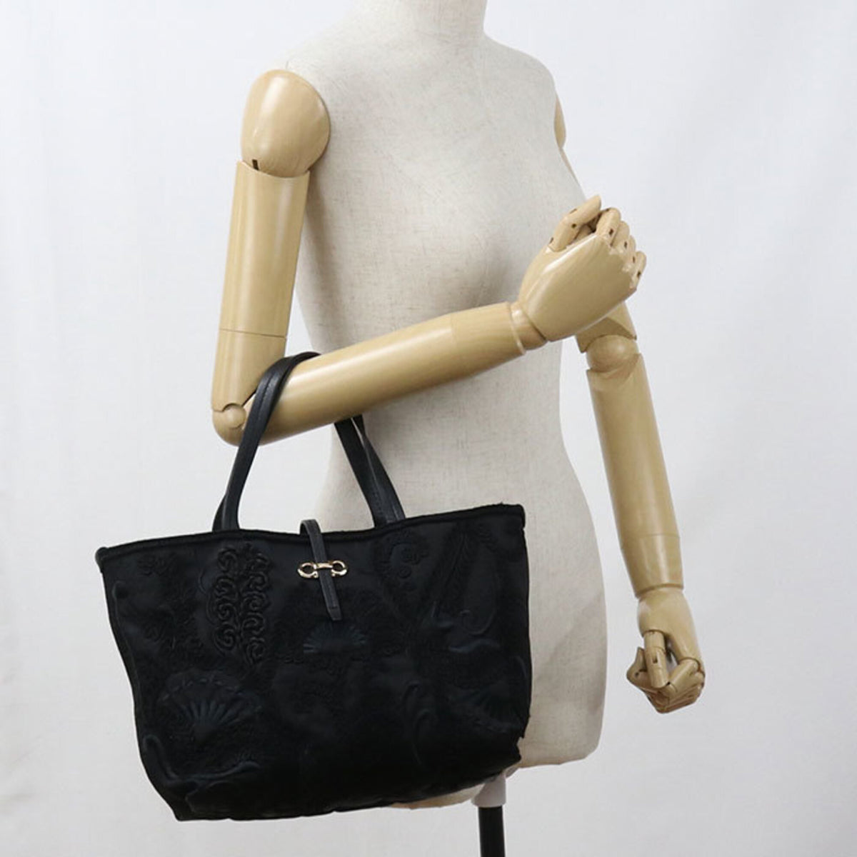 Salvatore Ferragamo Black Nylon Tote Bag (Pre-Owned)