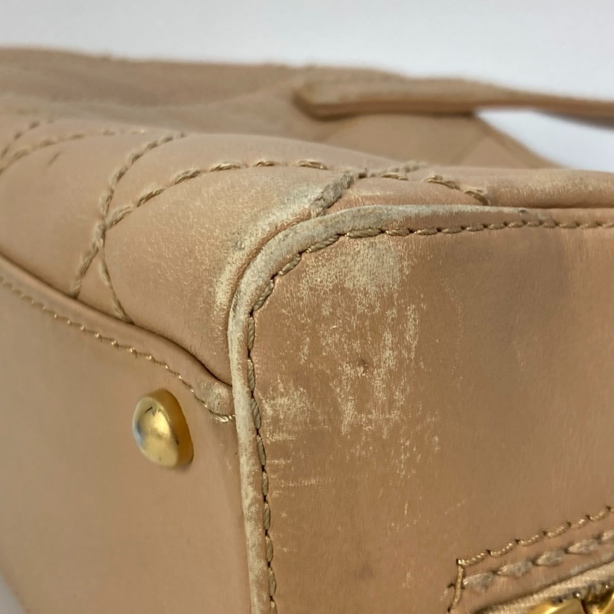Chanel Wild Stitch Beige Leather Handbag (Pre-Owned)