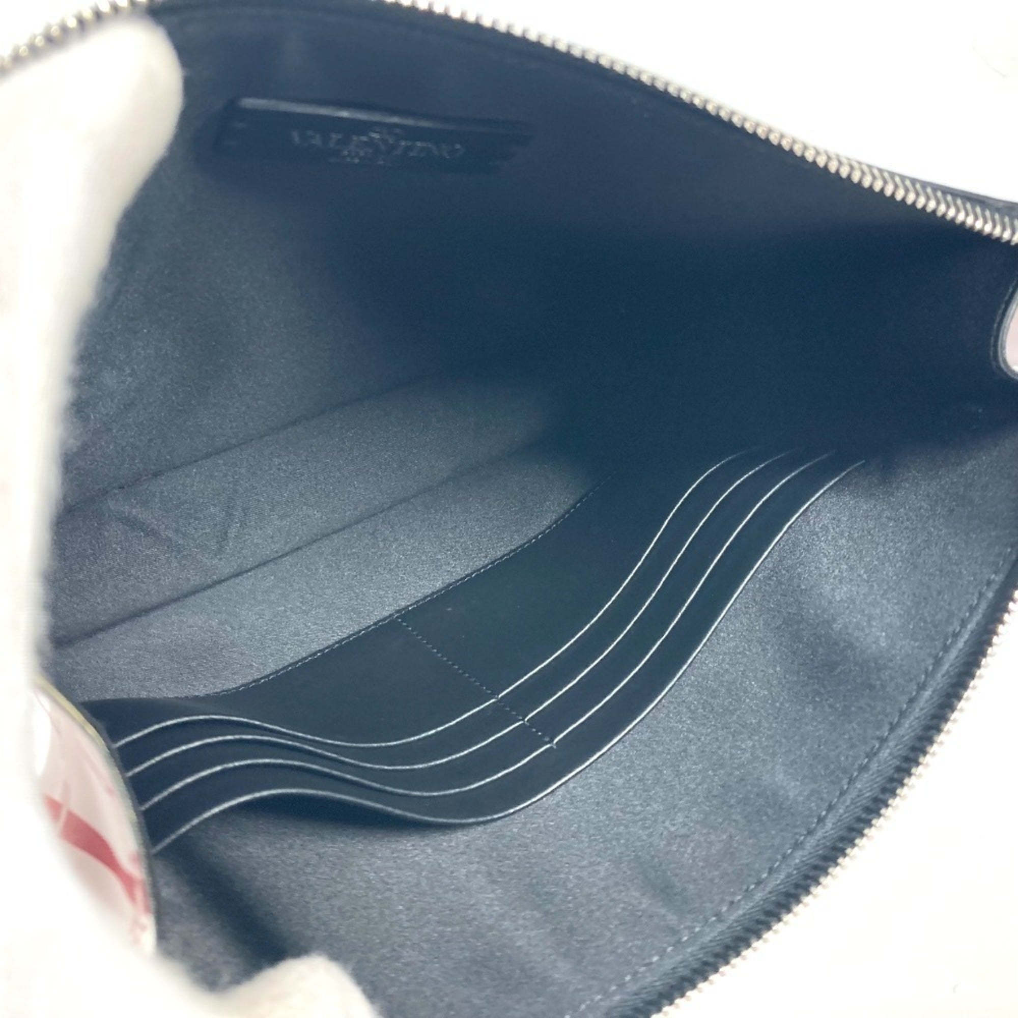 Valentino Garavani Red Color White Leather Pouch (Pre-Owned)